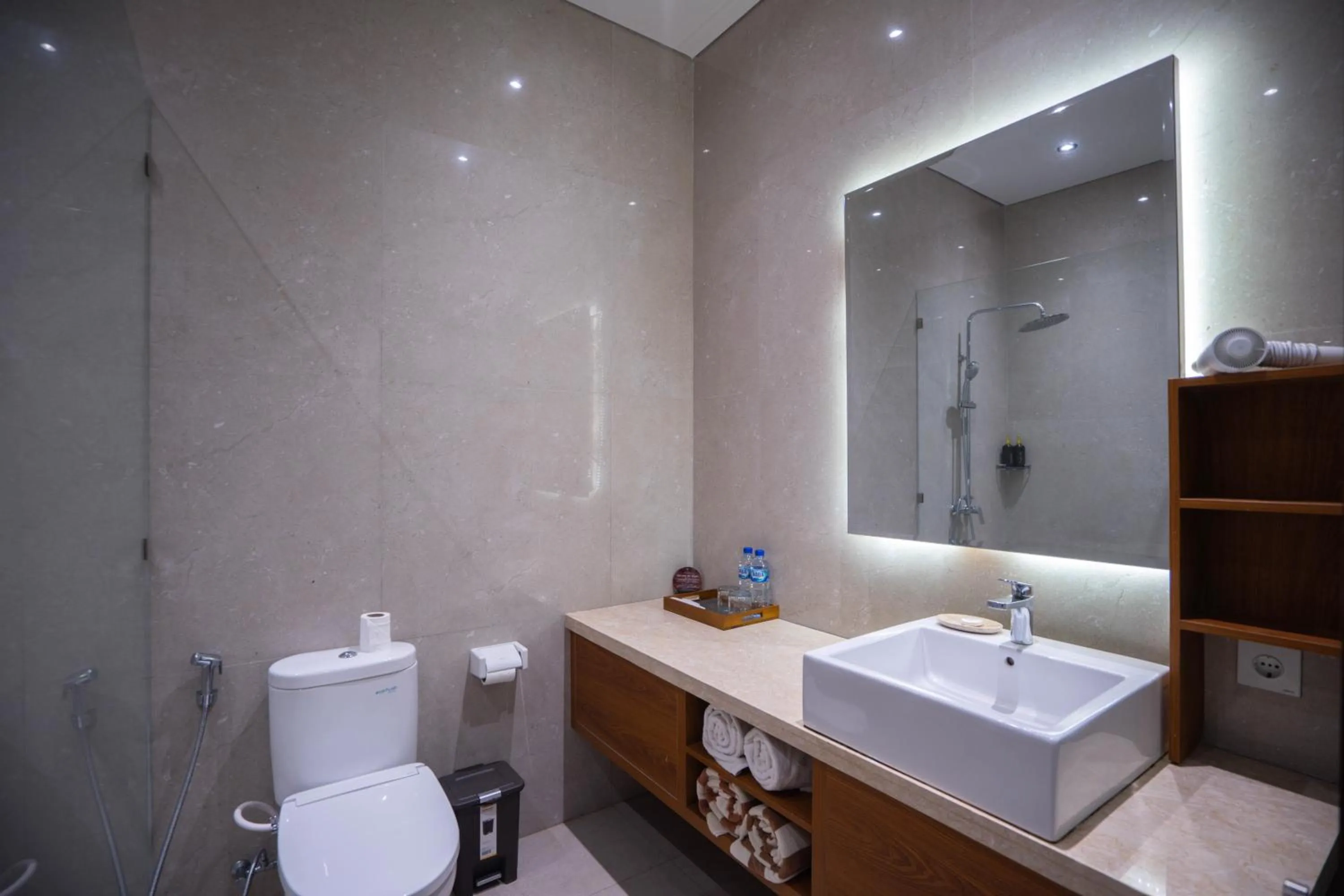 Shower in The Grand Villandra Resort Lovina