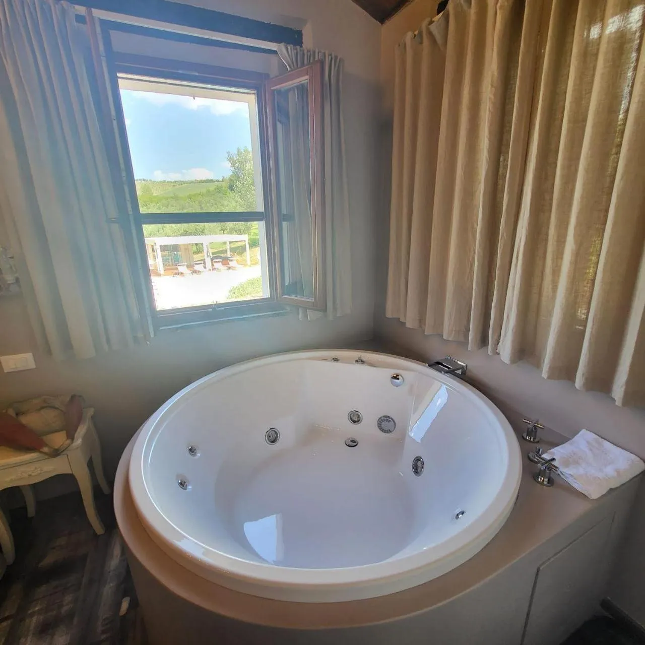 Hot Tub in Villa Ca' Viola Rimini