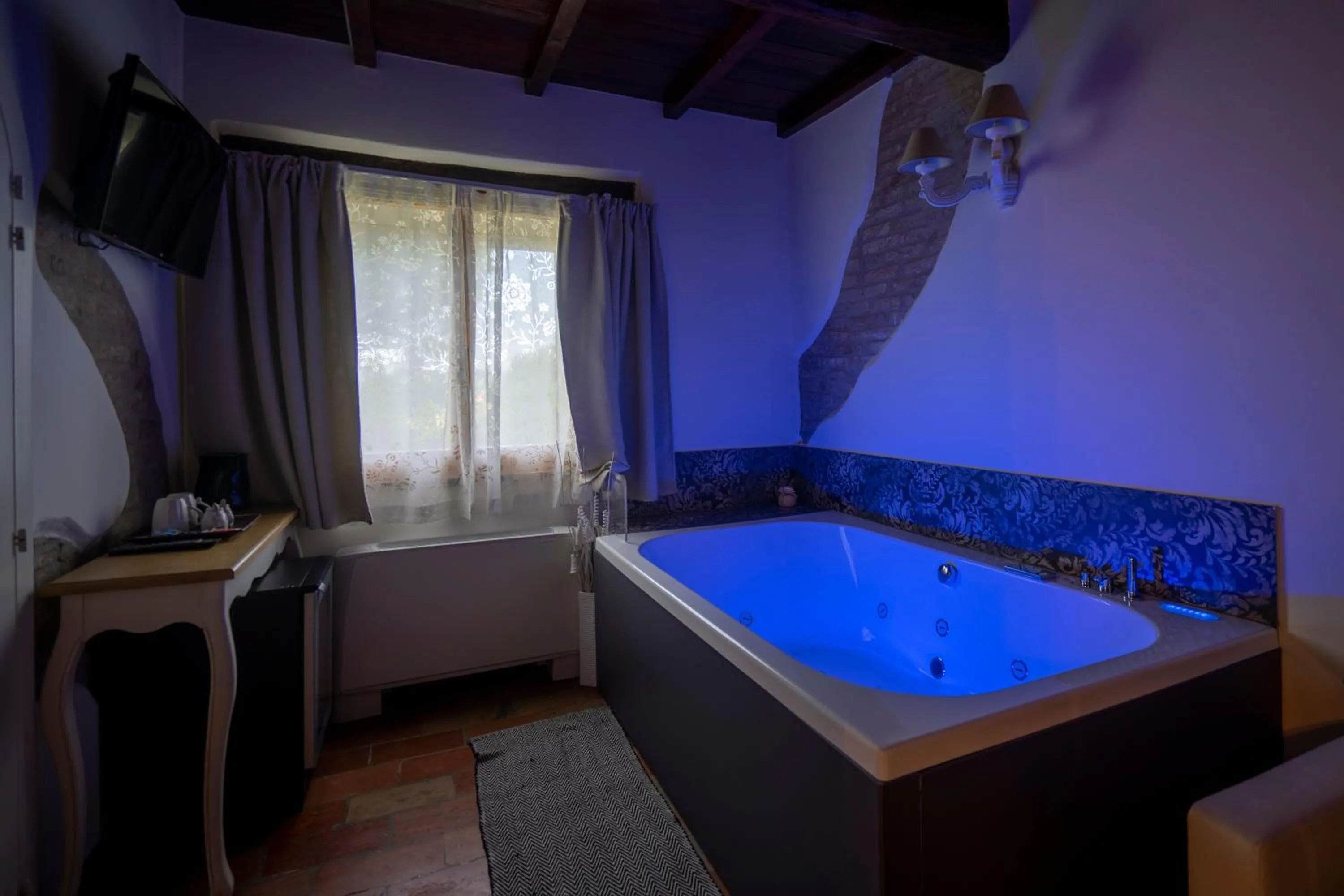 Hot Tub in Villa Ca' Viola Rimini