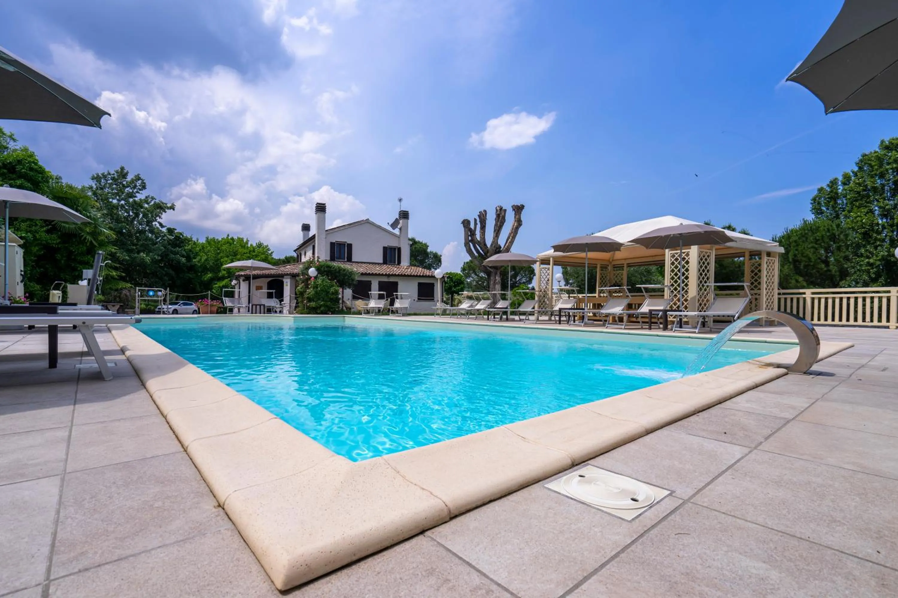 Swimming pool in Villa Ca' Viola Rimini