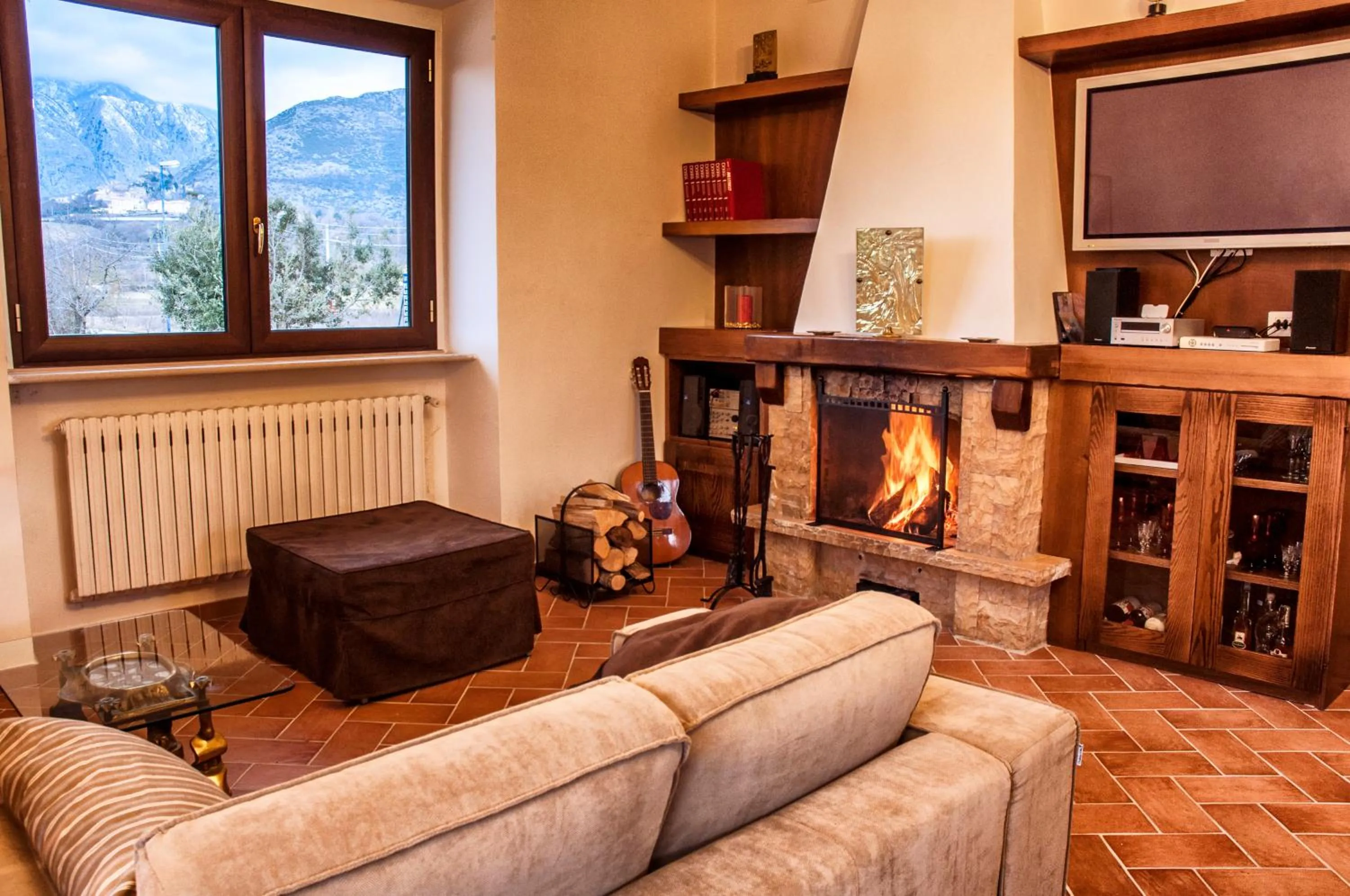 Communal lounge/ TV room in La Sorgente