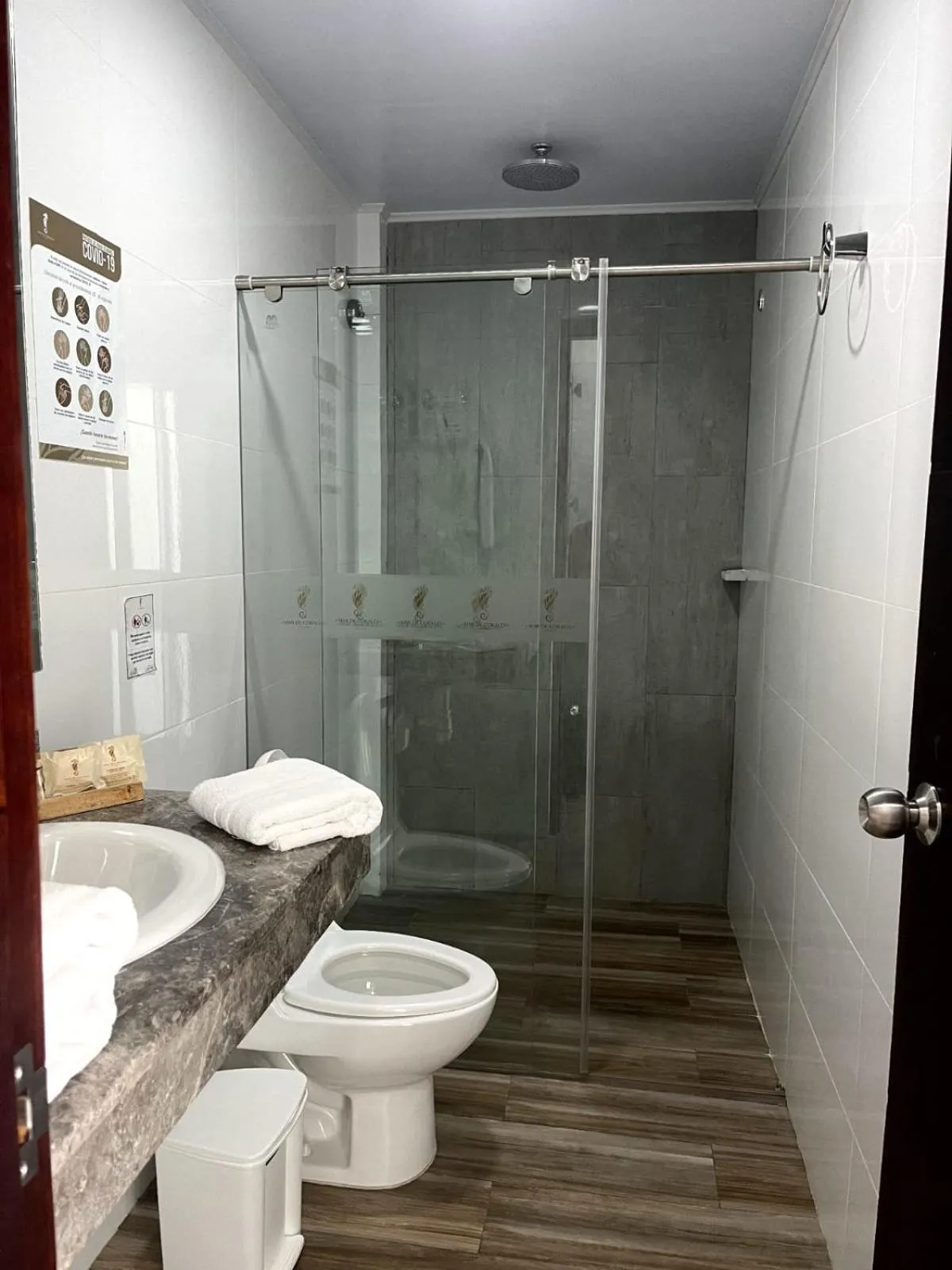 Bathroom in Hotel Mar de Corales By CAJASAI