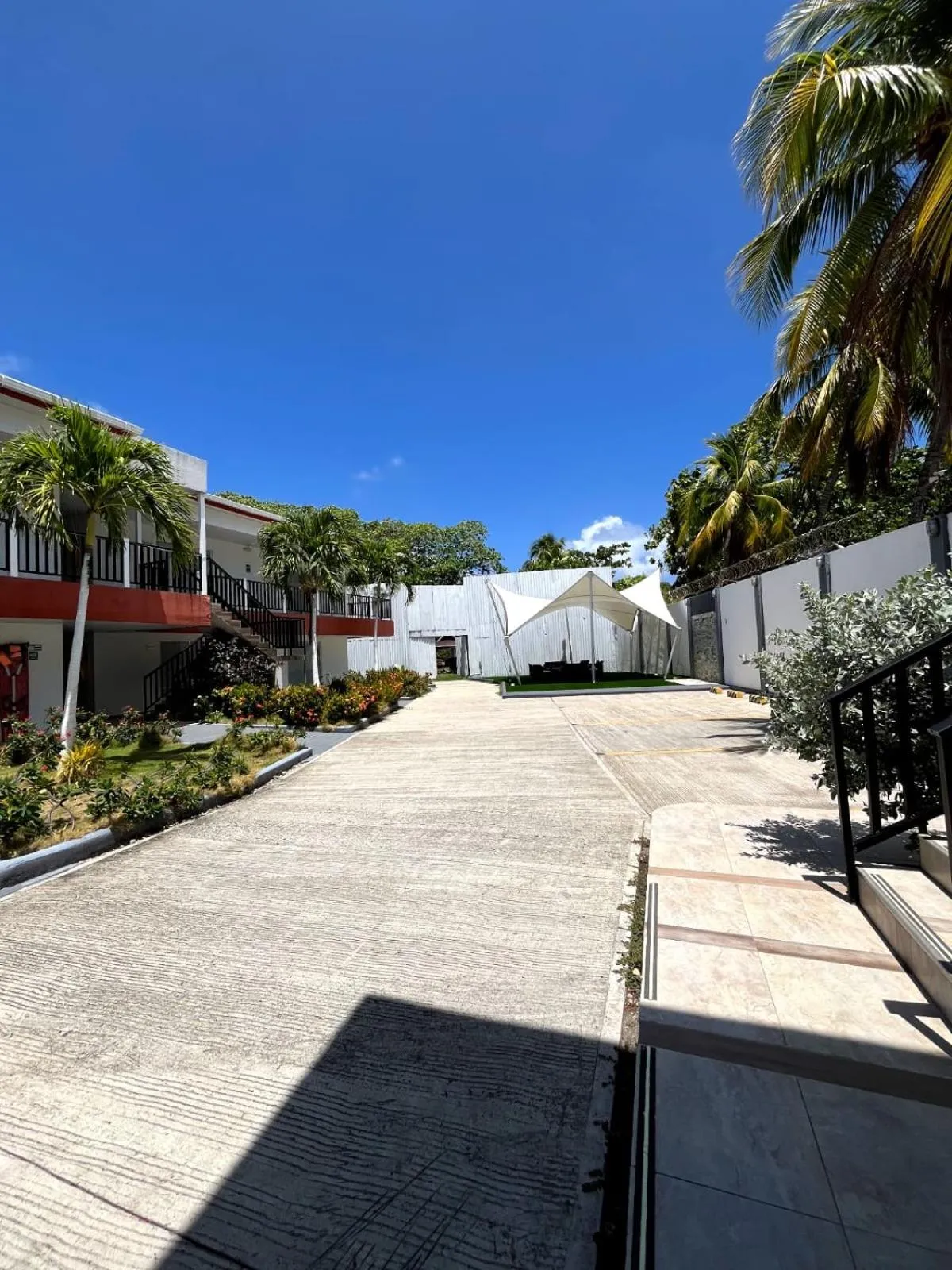 Property building in Hotel Mar de Corales By CAJASAI