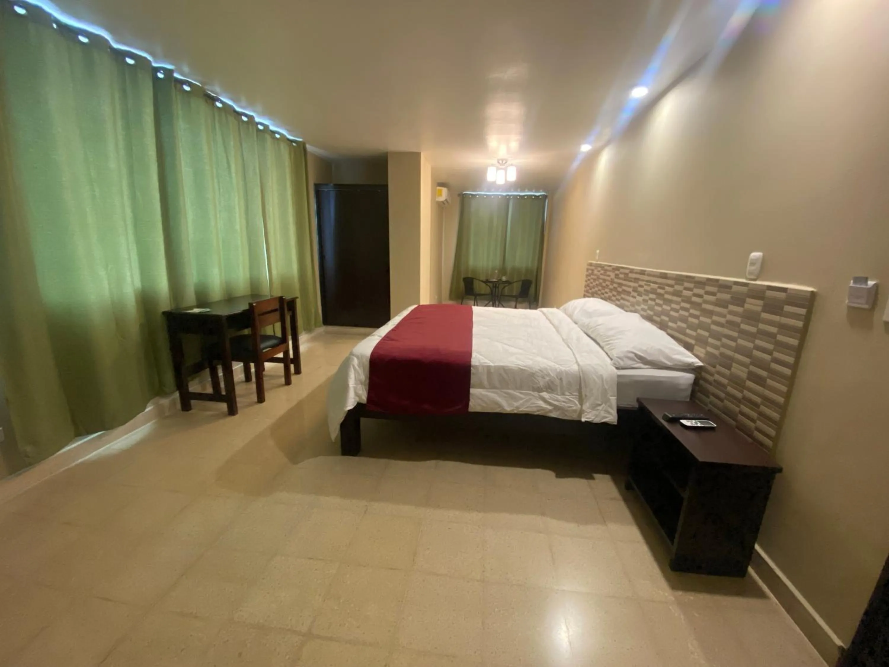 Decorative detail, Bed in Hotel Caribe Panamá