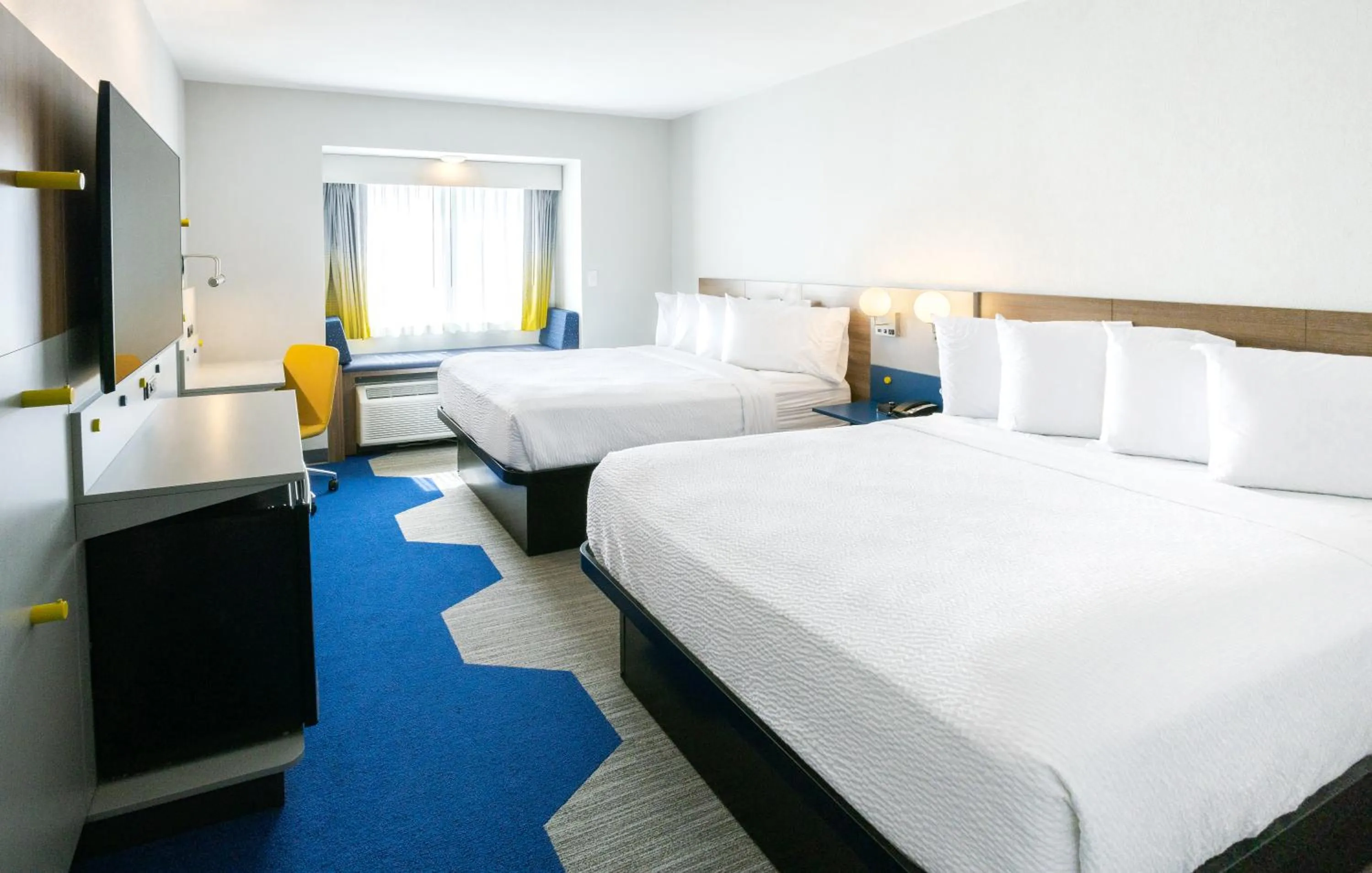 Bed in Microtel Inn & Suites Springville