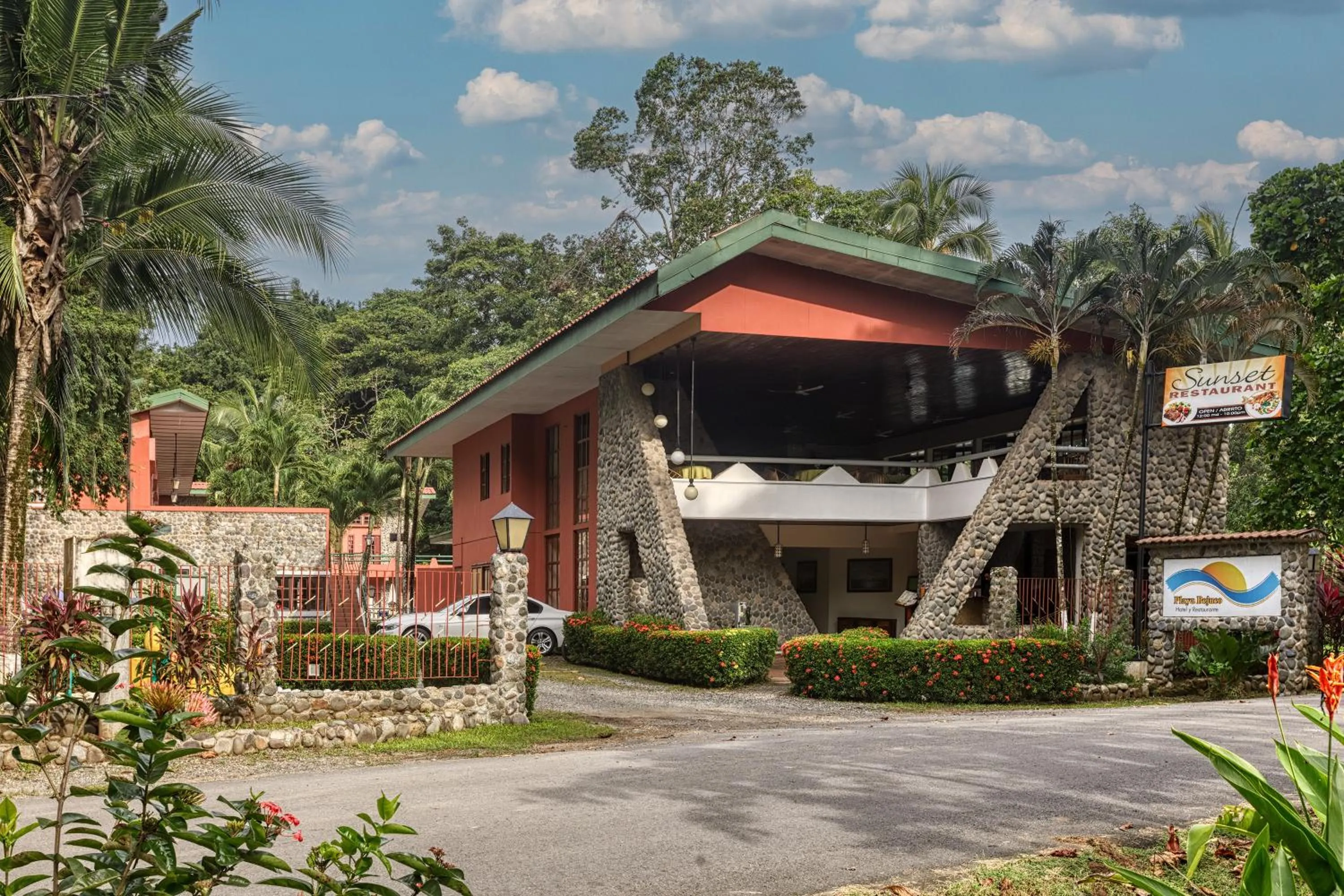 Property building in Hotel Playa Bejuco