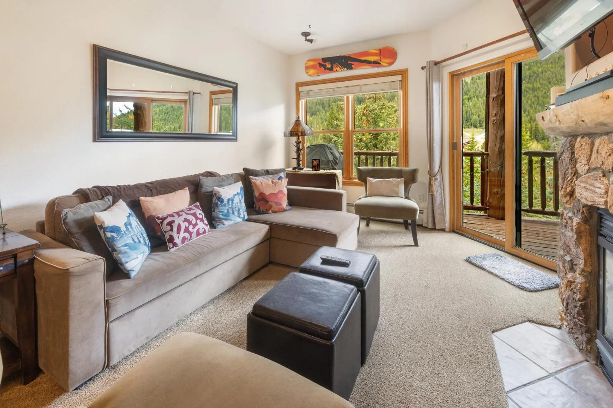 Living room in Gateway Mountain Lodge, A Vail Resorts Property