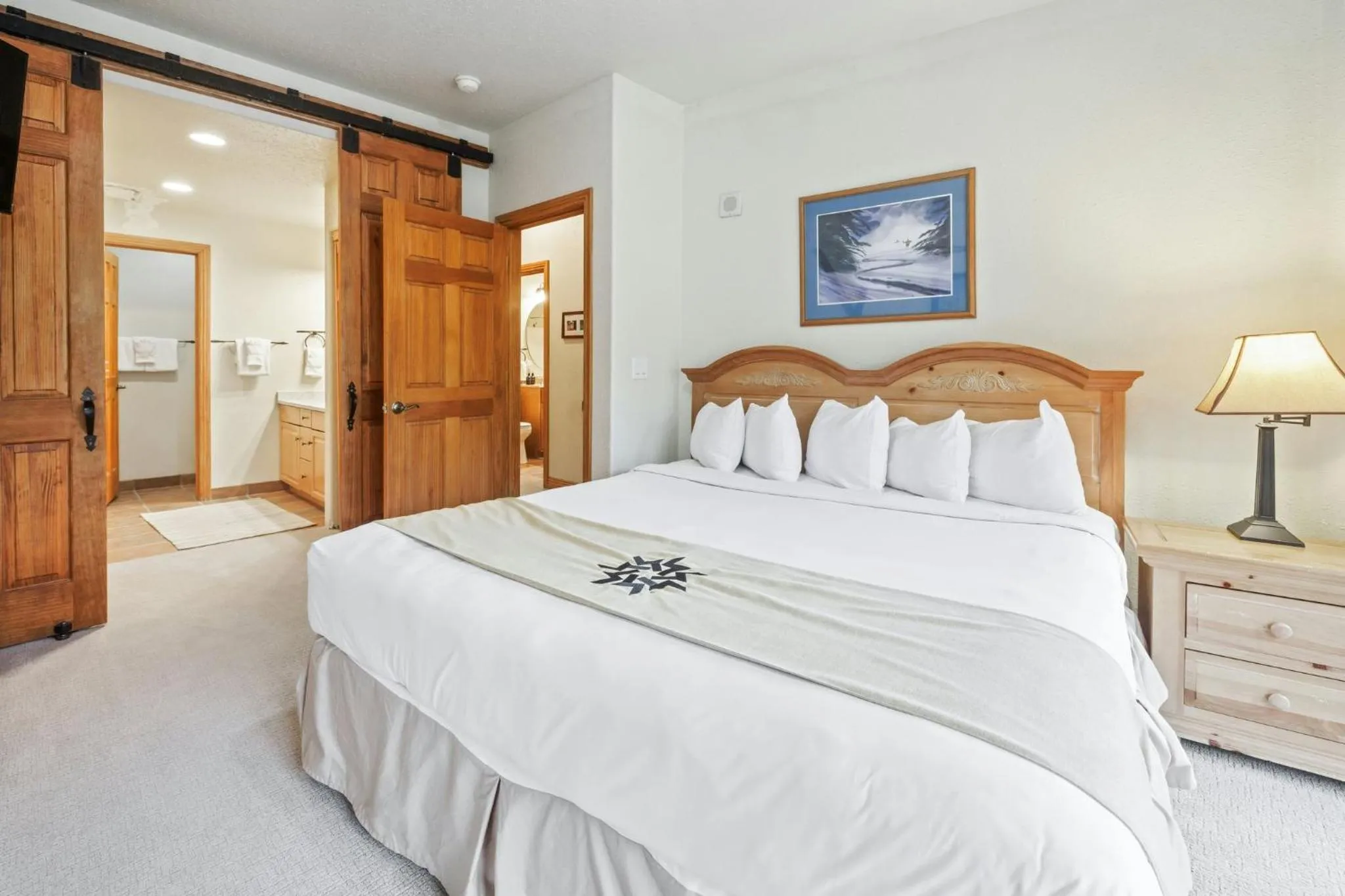 Bedroom, Bed in Gateway Mountain Lodge, A Vail Resorts Property