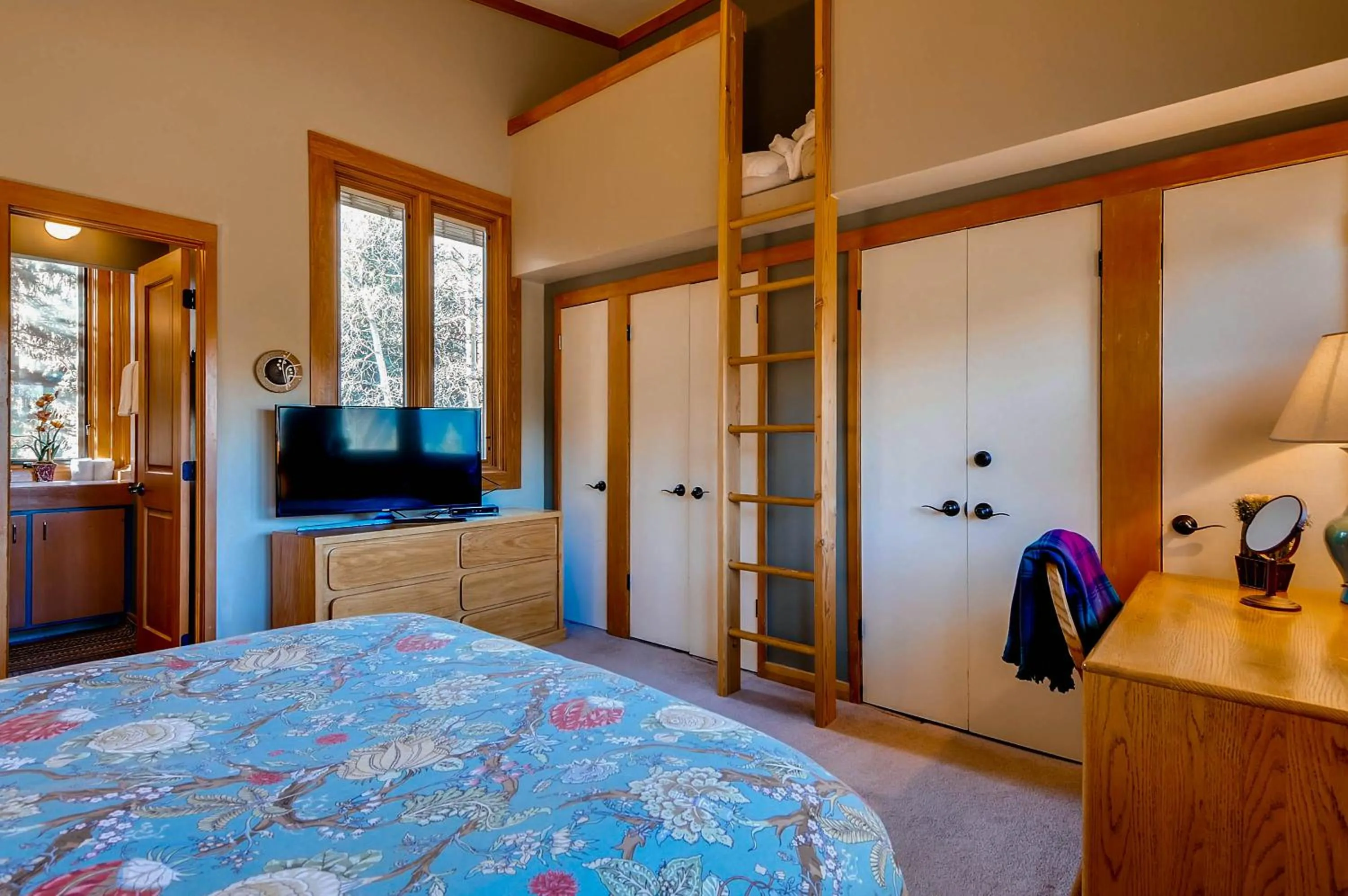 Bed in Aspen Ridge Condominiums by Vail Resorts