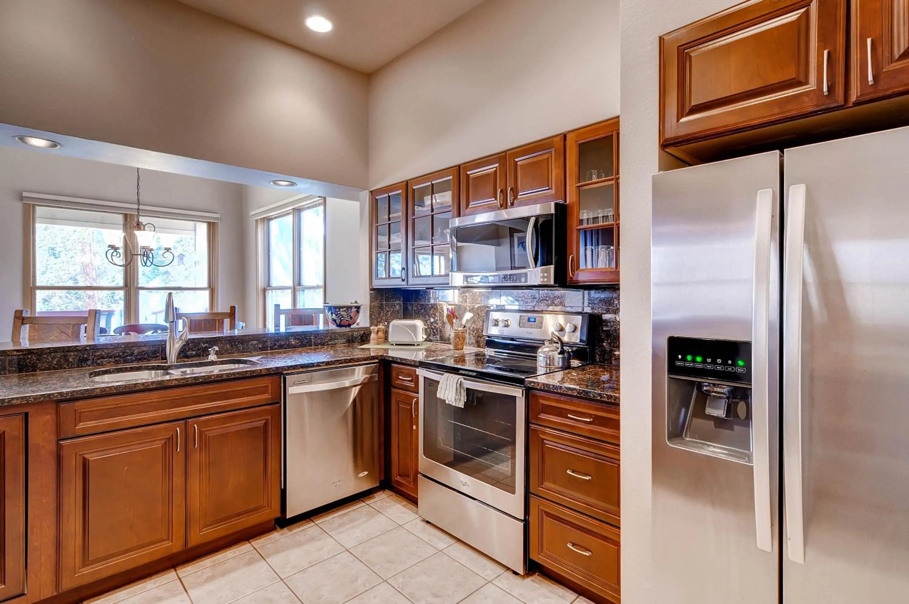 Kitchen or kitchenette in Aspen Ridge Condominiums by Vail Resorts