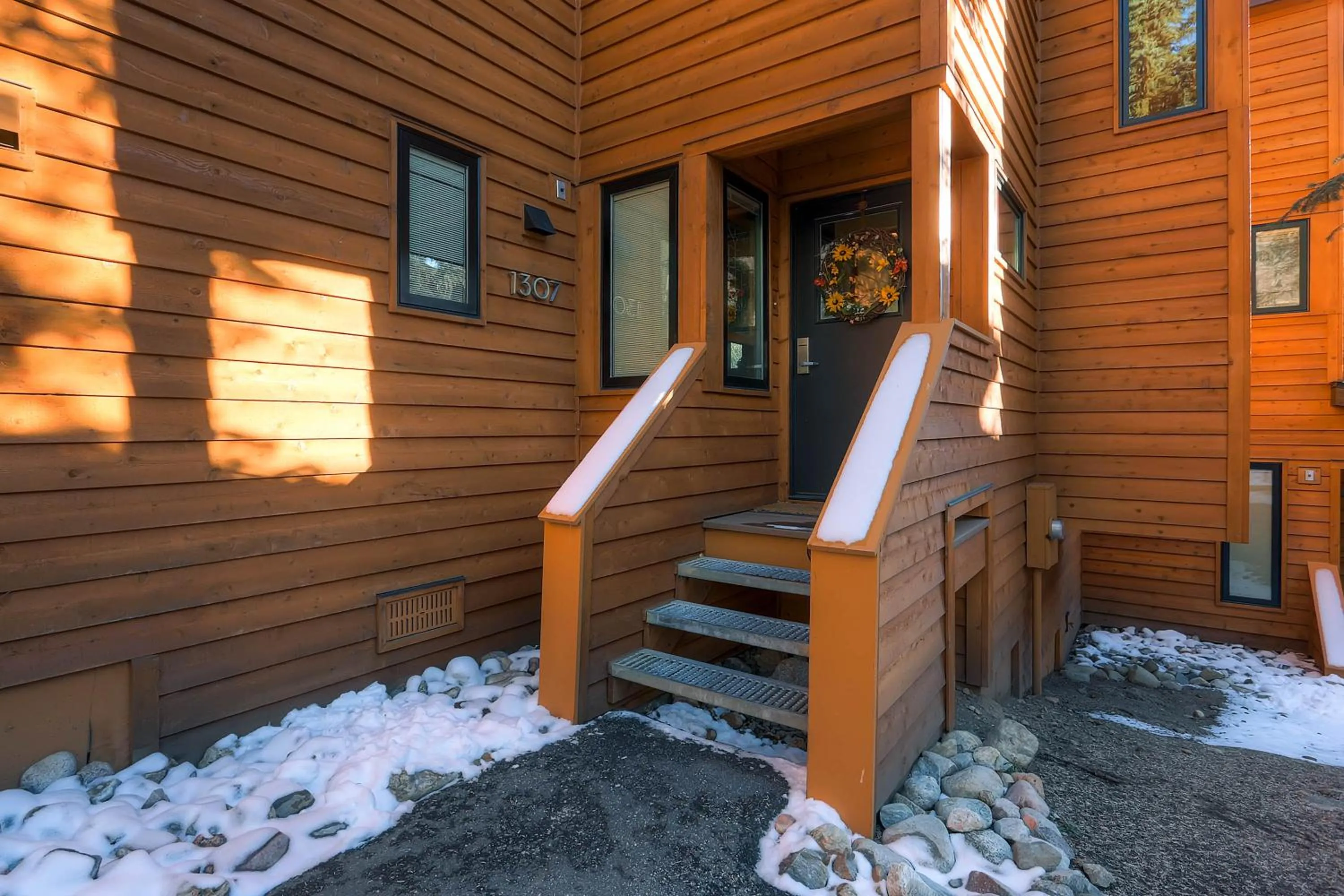 Property building in Aspen Ridge Condominiums by Vail Resorts