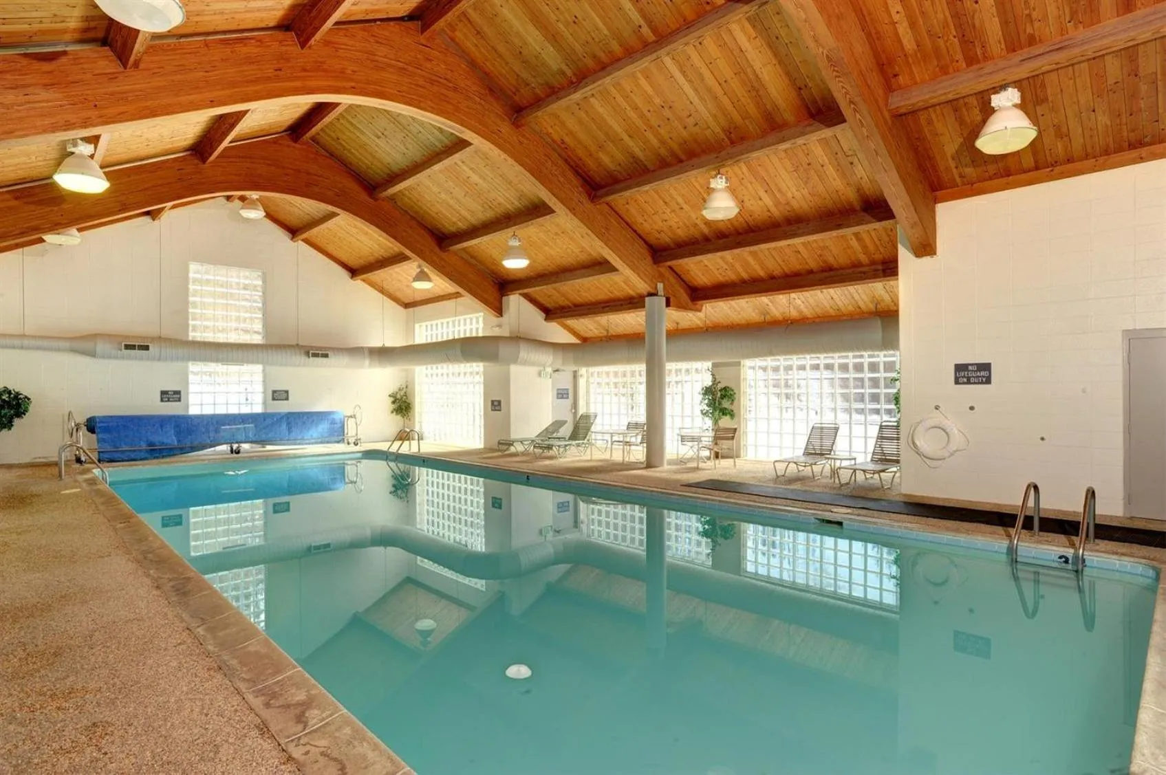 Swimming pool in Aspen Ridge Condominiums by Vail Resorts