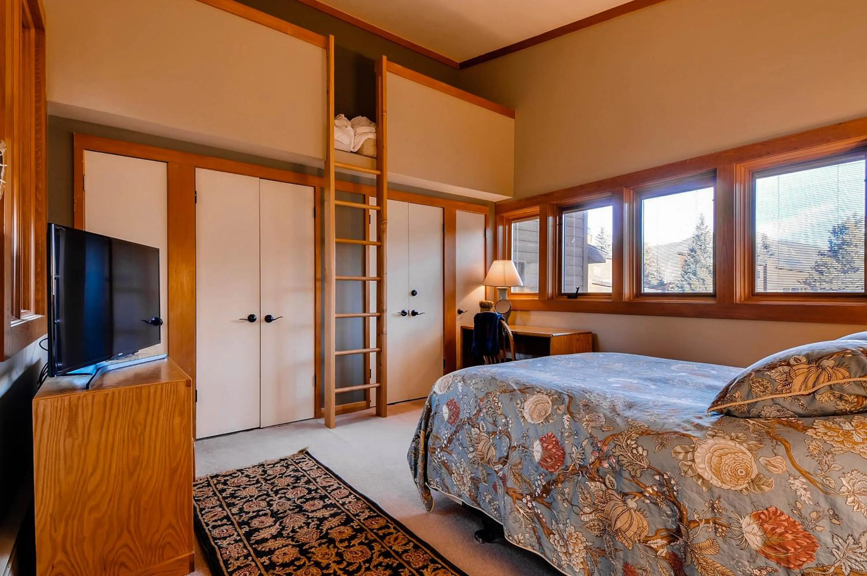 Bed in Aspen Ridge Condominiums by Vail Resorts