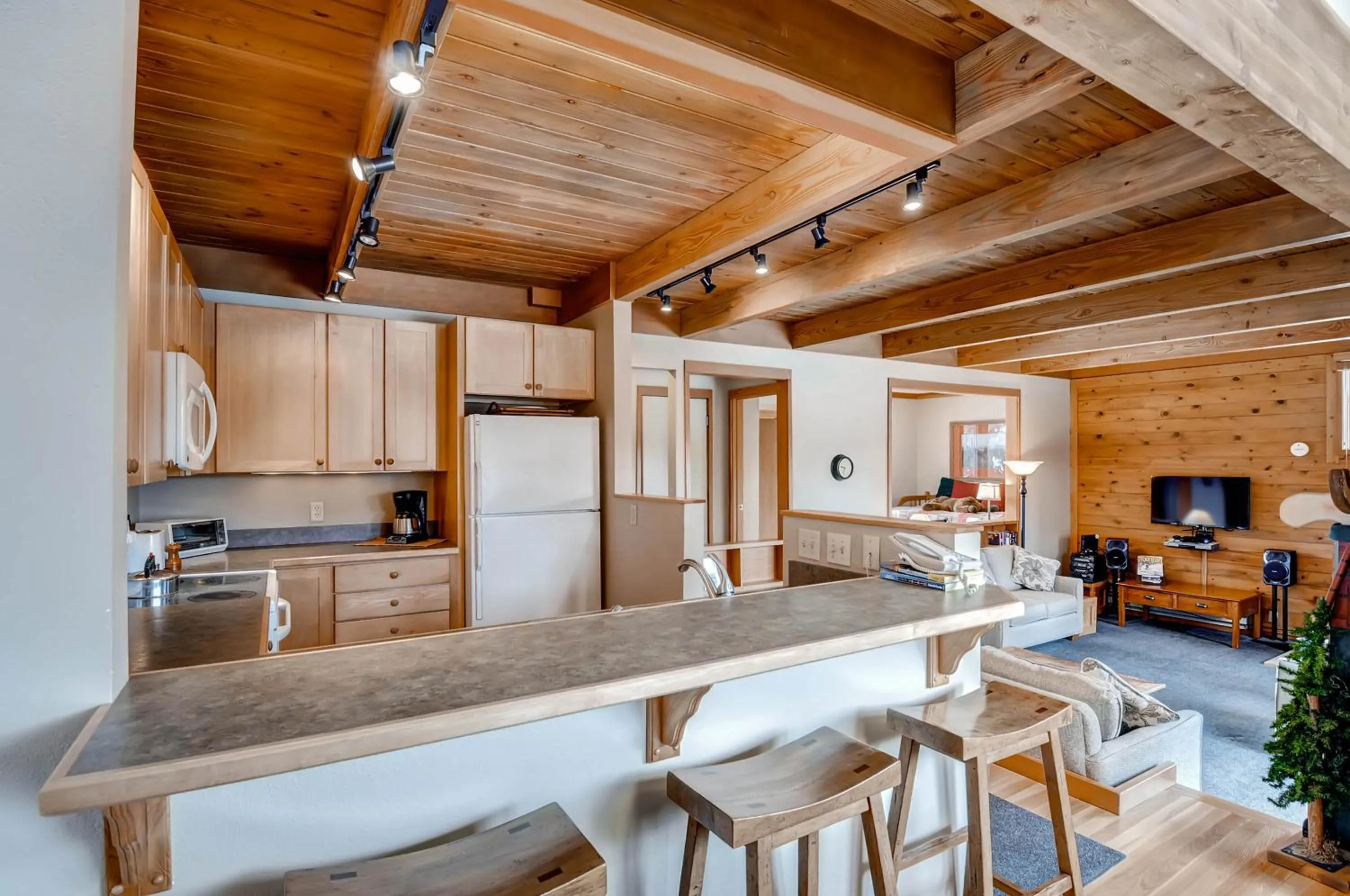 Kitchen or kitchenette in Aspen Ridge Condominiums by Vail Resorts