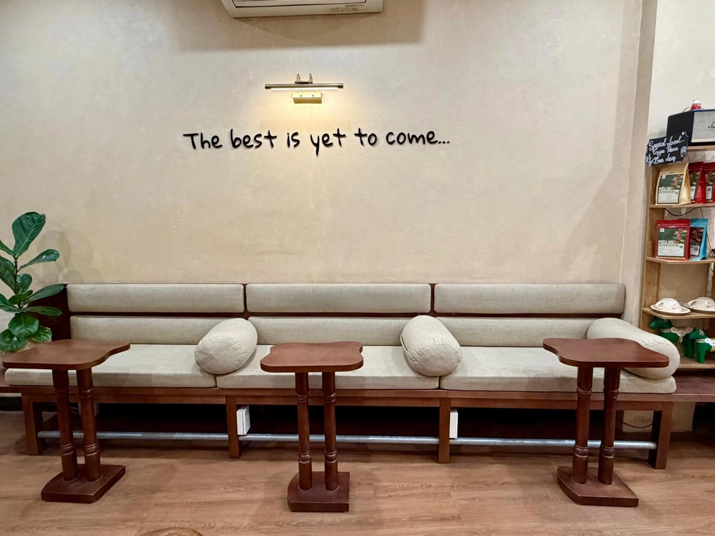 Restaurant/places to eat in Hanoi Street Hotel