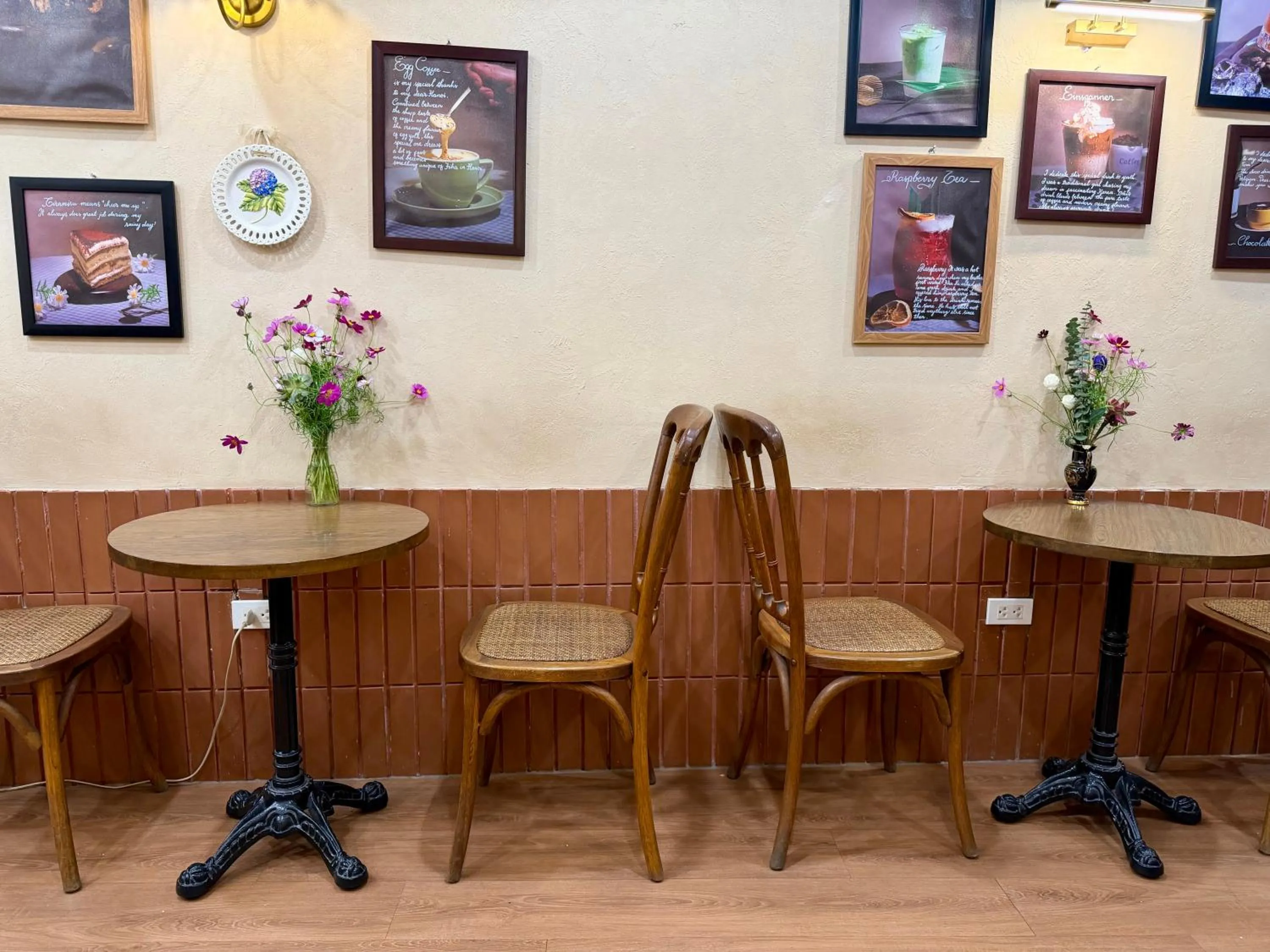 Restaurant/places to eat in Hanoi Street Hotel