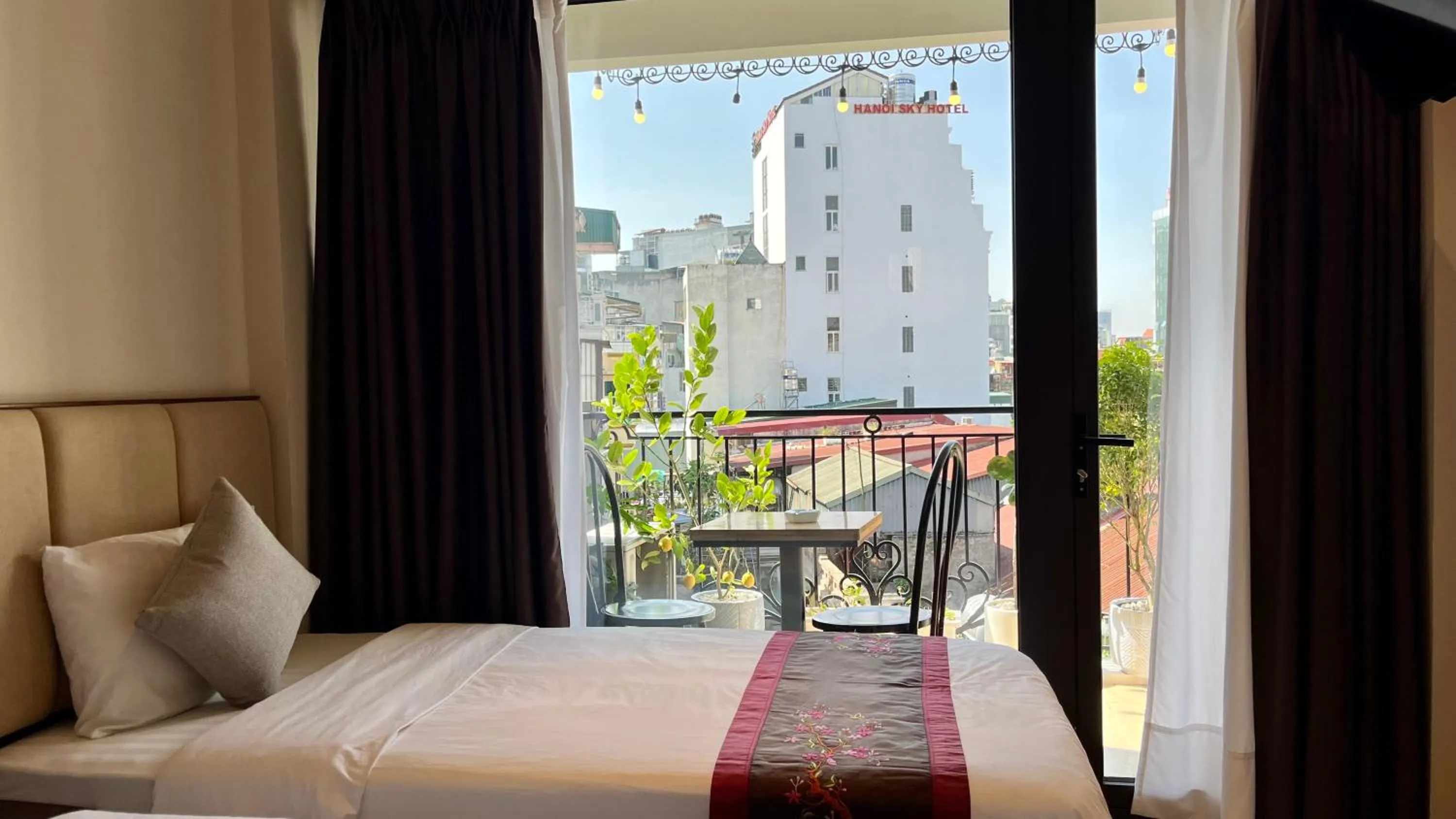 Bed in Hanoi Street Hotel