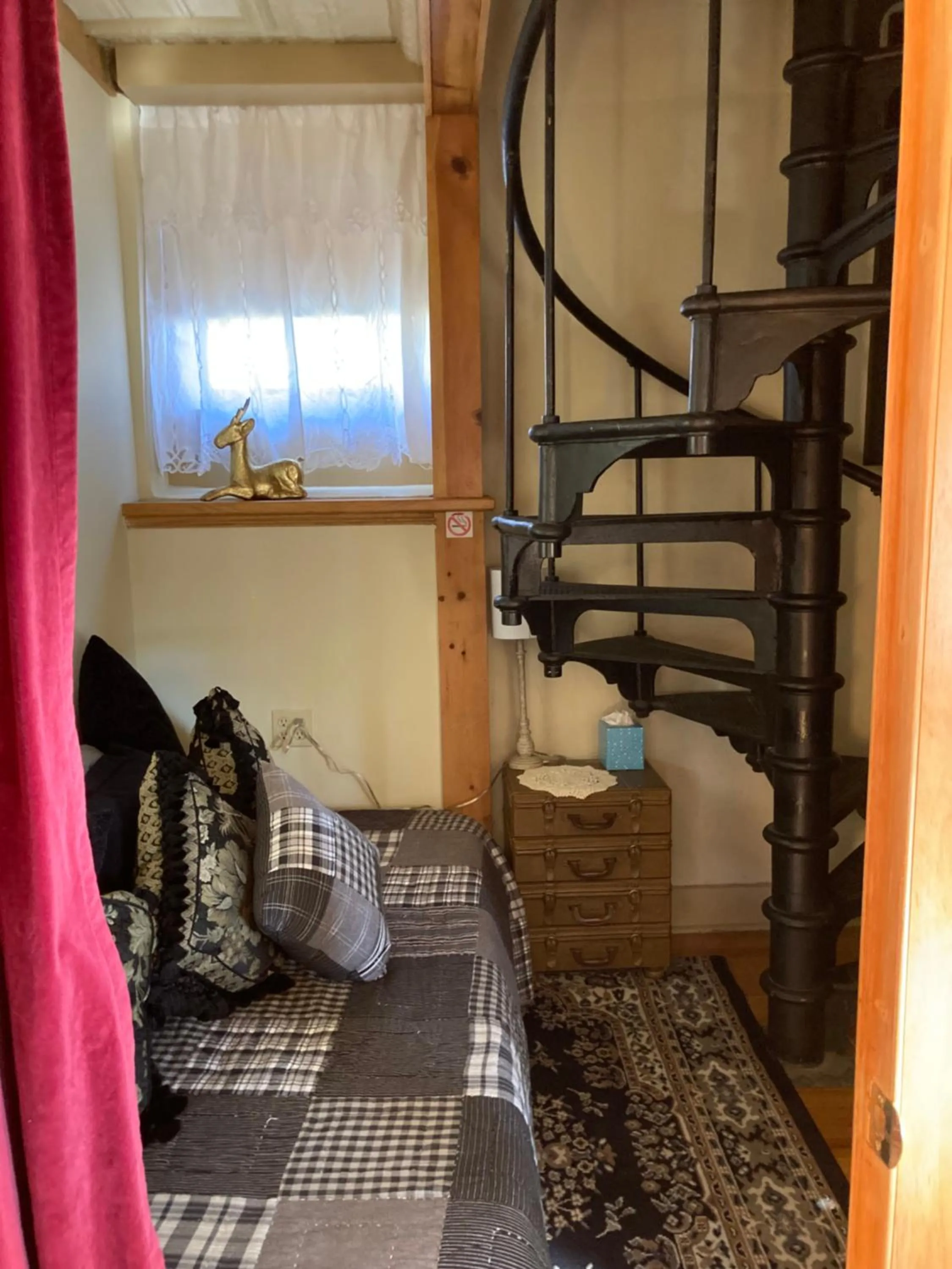 Bed in All Seasons Inn