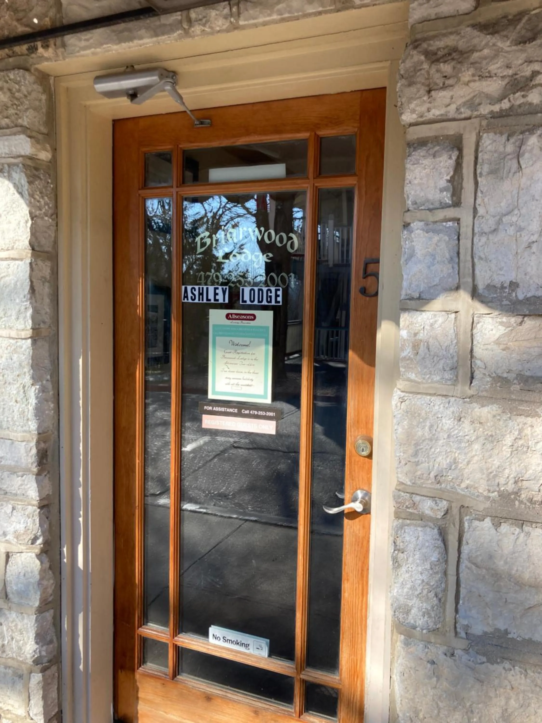 Facade/entrance in All Seasons Inn