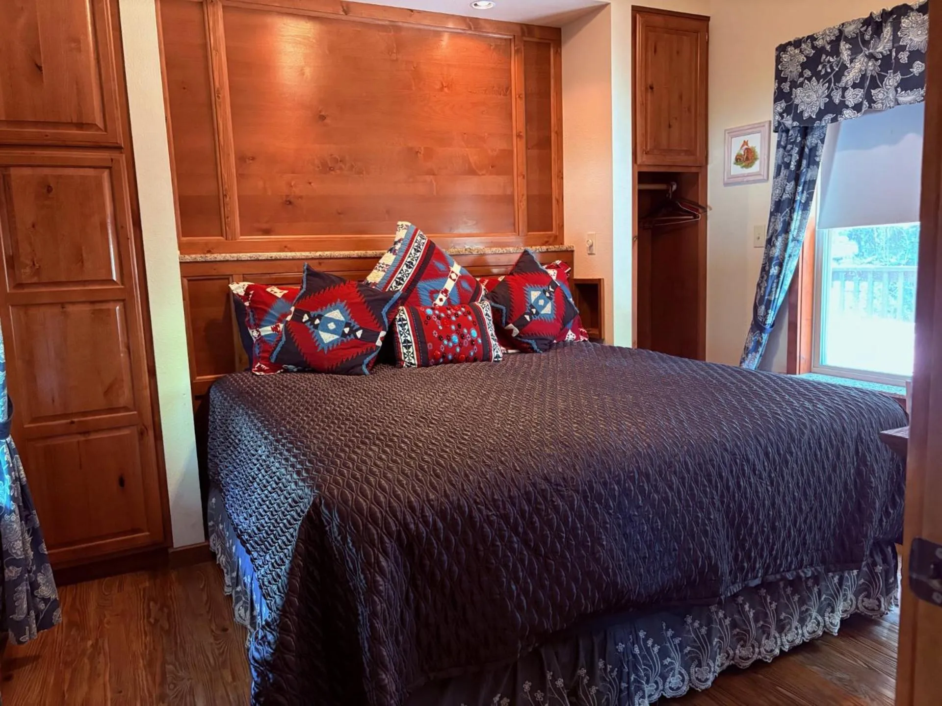 Bed in All Seasons Treehouse Village