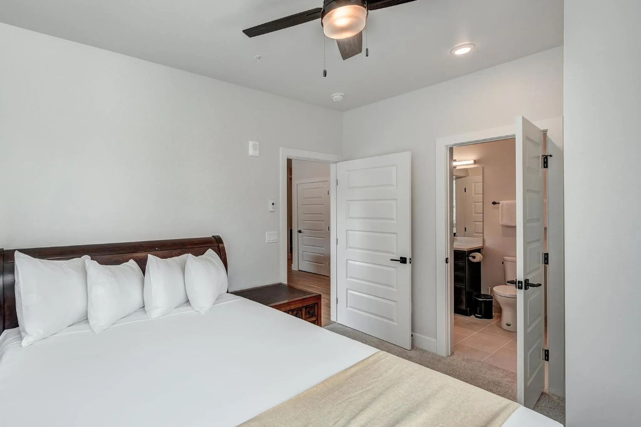 Bedroom, Bed in Lakeside Village by Vail Resorts