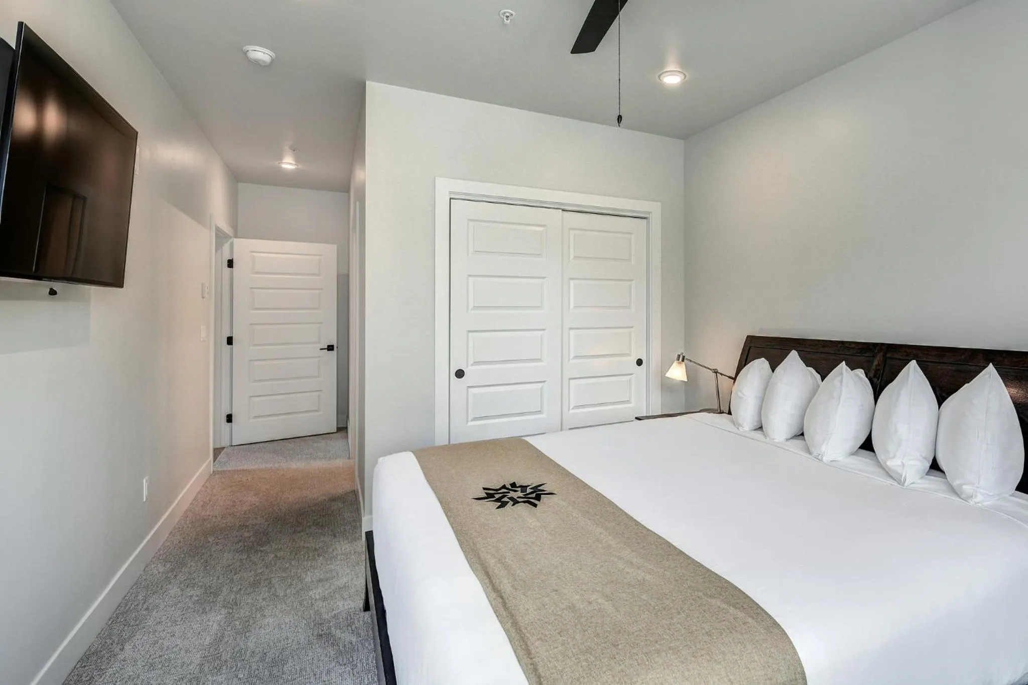 Bedroom, Bed in Lakeside Village by Vail Resorts
