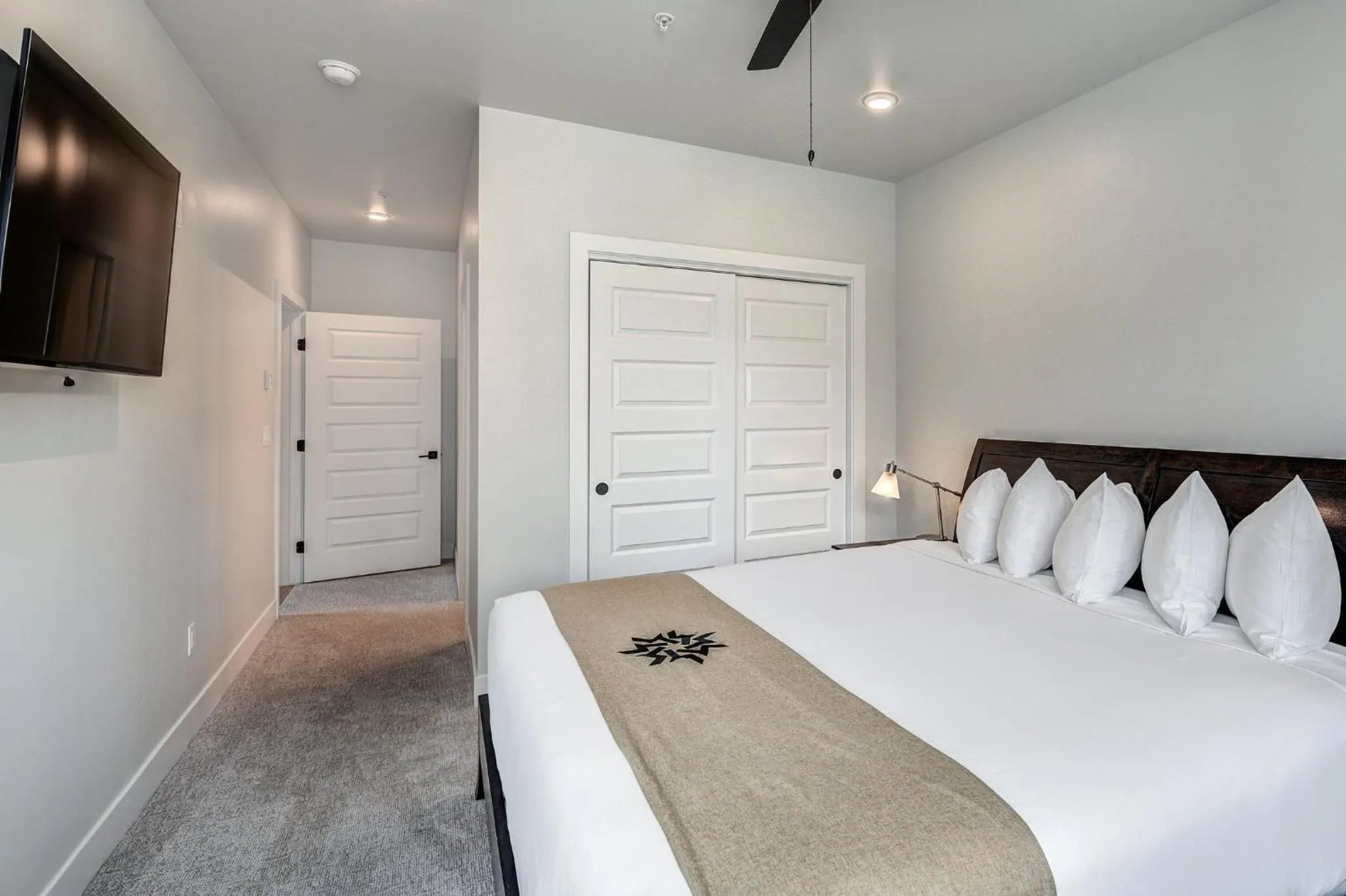 Bedroom, Bed in Lakeside Village by Vail Resorts
