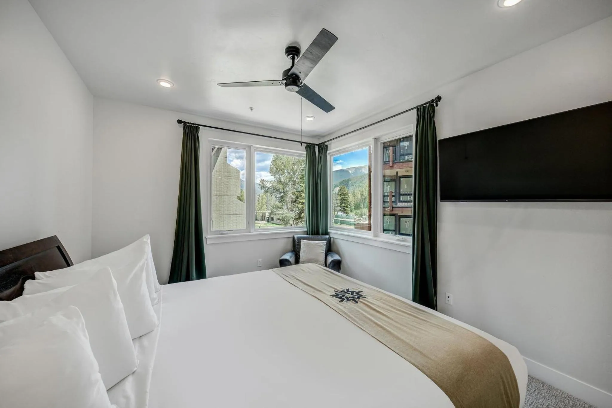 Bedroom, Bed in Lakeside Village by Vail Resorts