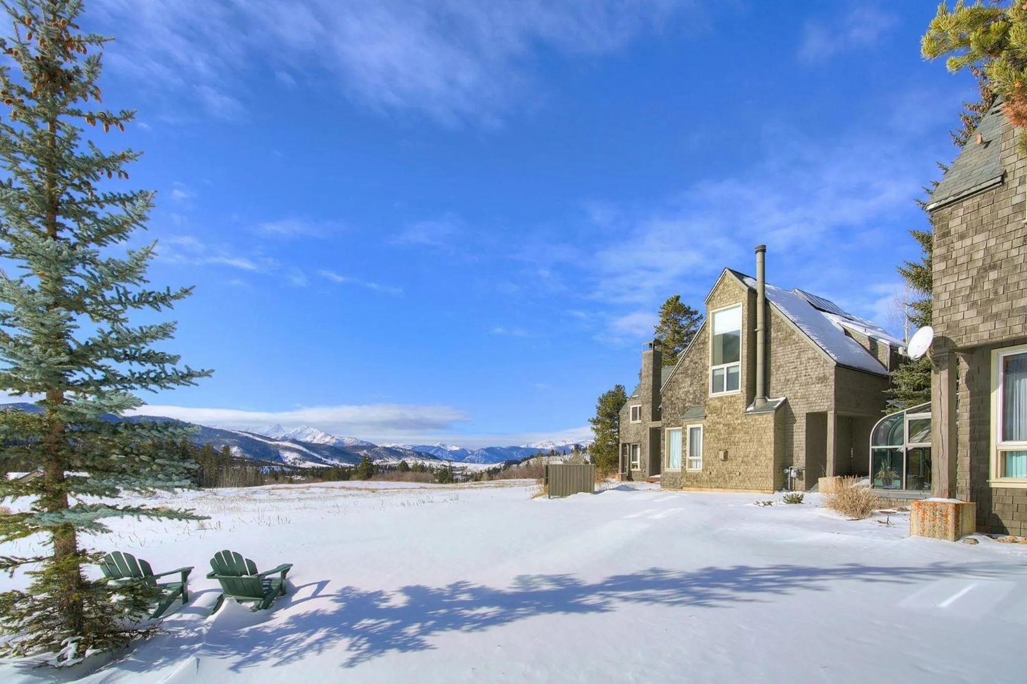 Property building in Evergreen Condominiums by Vail Resorts