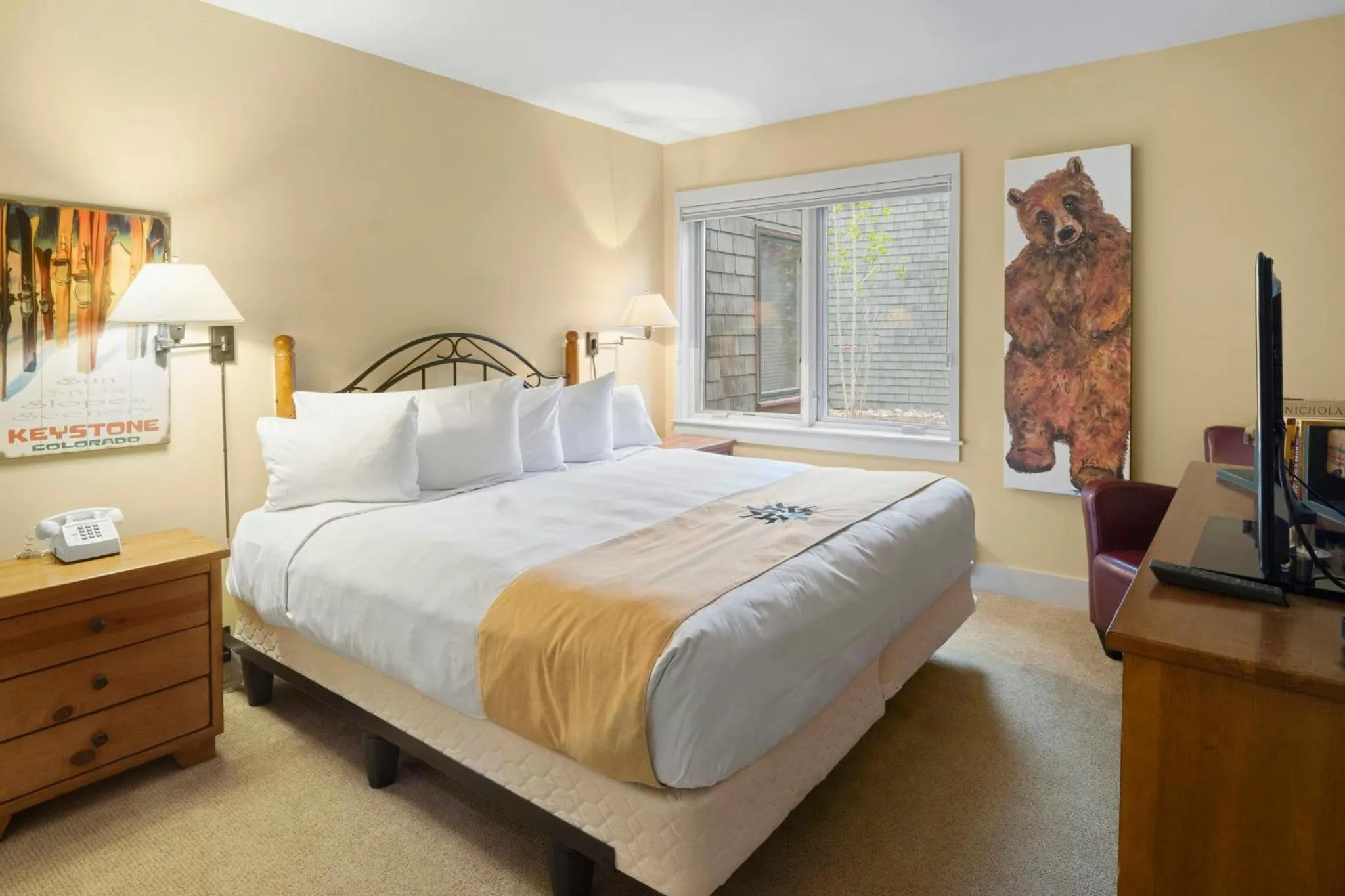 Bedroom, Bed in Forest Condominiums by Vail Resorts