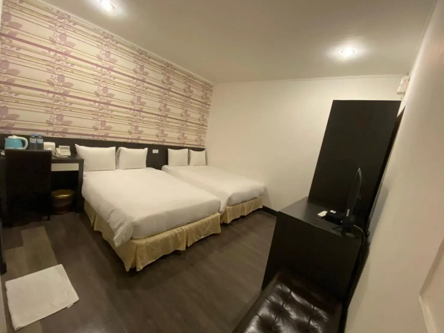 Deluxe Twin Room in Queens Hotel Deluxe Twin Room in Queens Hotel