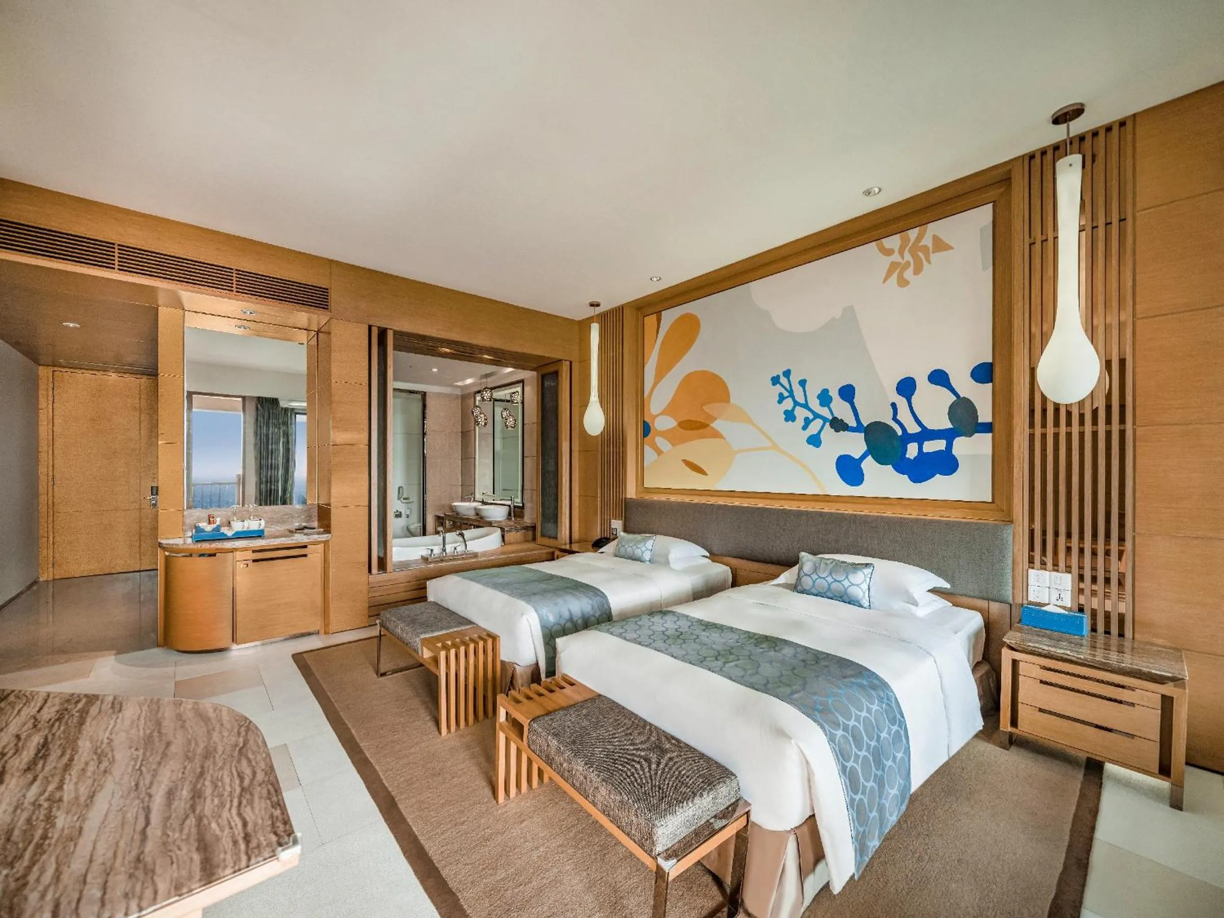 Photo of the whole room, Bed in Huidong Regal Palace Resort