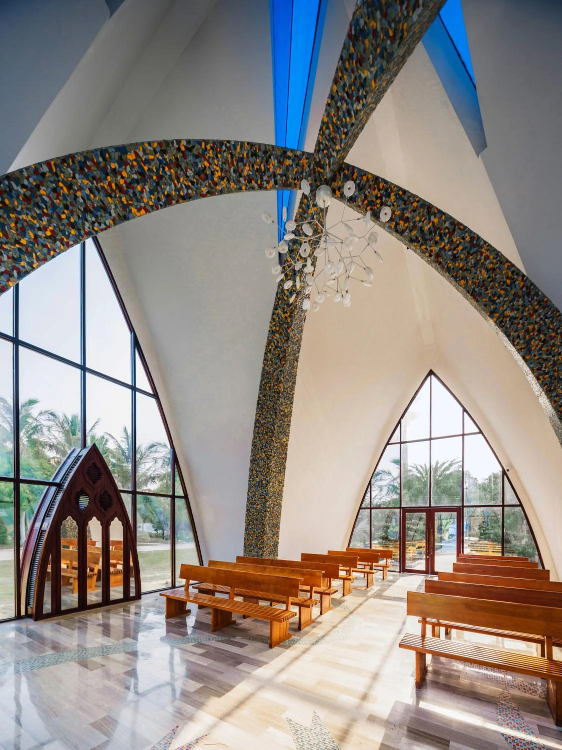 Property building in Huidong Regal Palace Resort