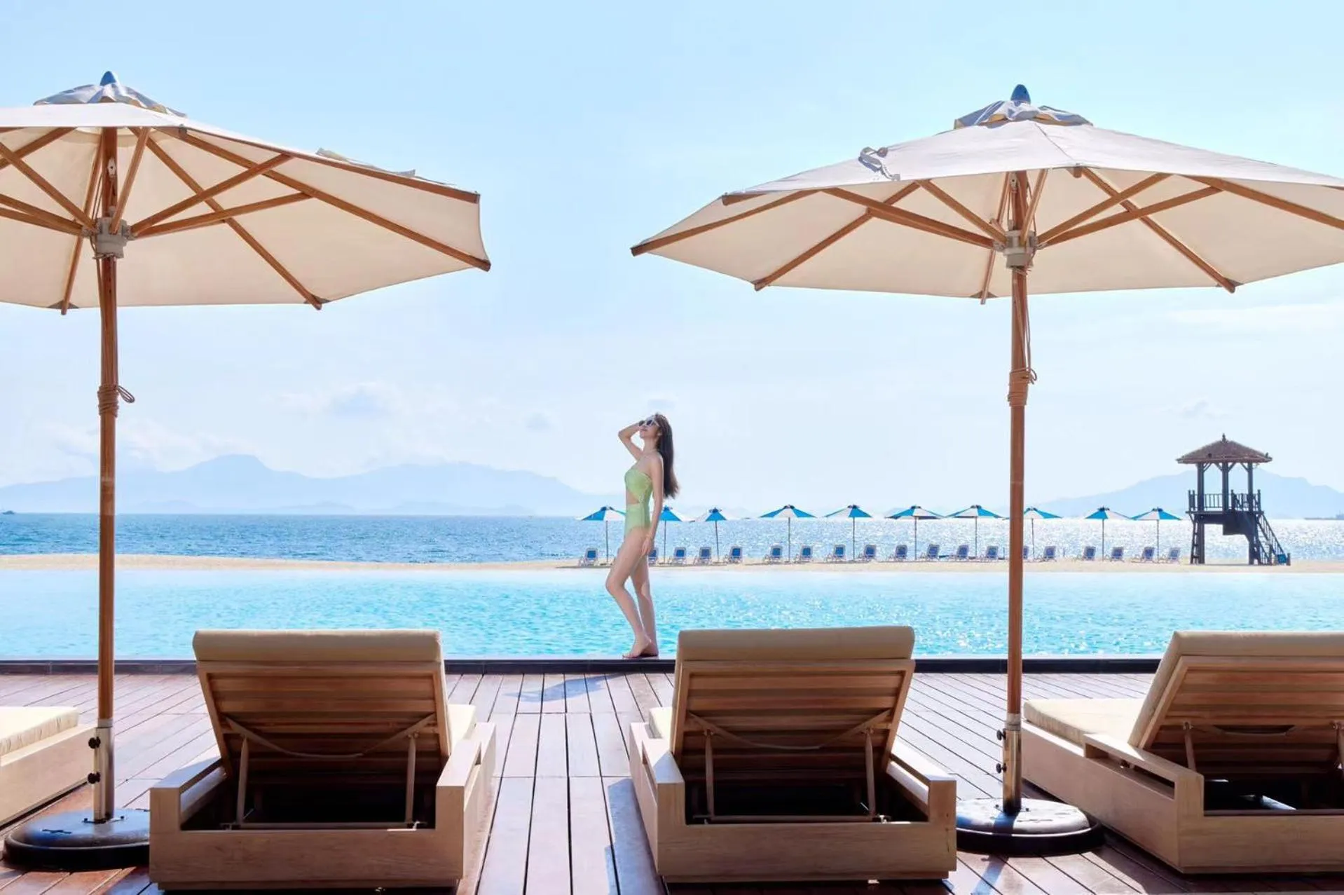 Swimming pool in Huidong Regal Palace Resort