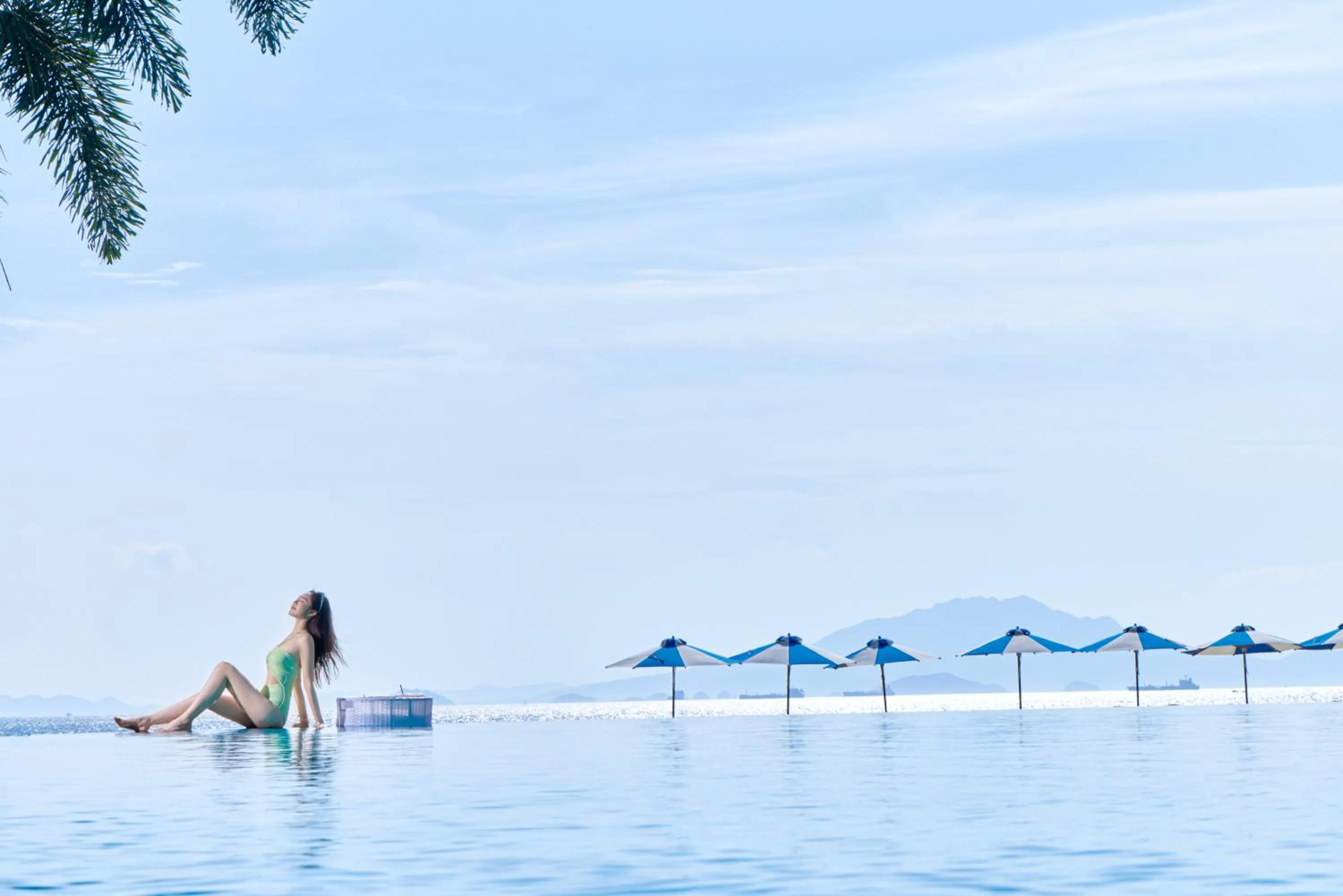 Swimming pool in Huidong Regal Palace Resort
