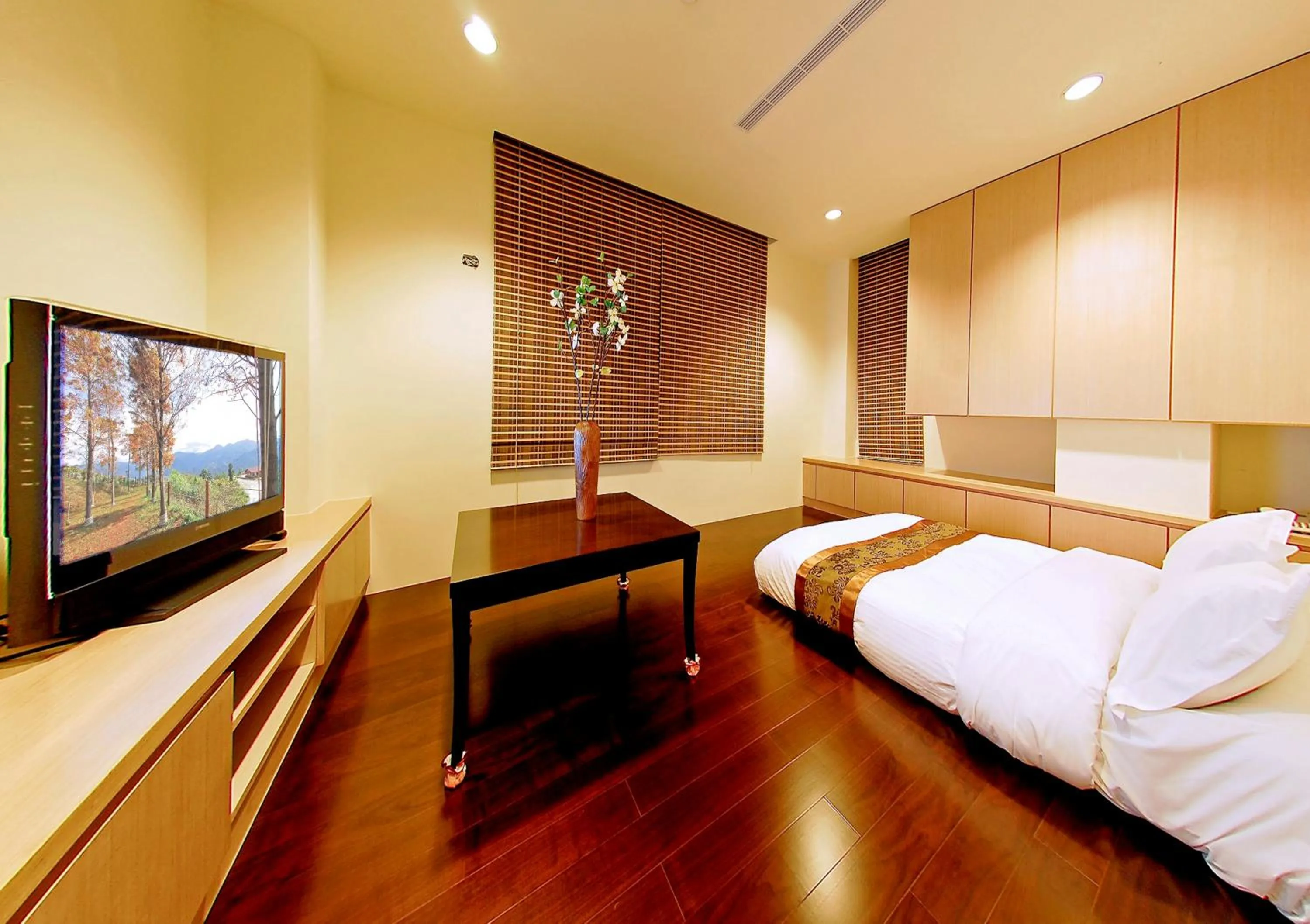 Photo of the whole room, Bed in Sun Moon Lake Karuizawa Villa