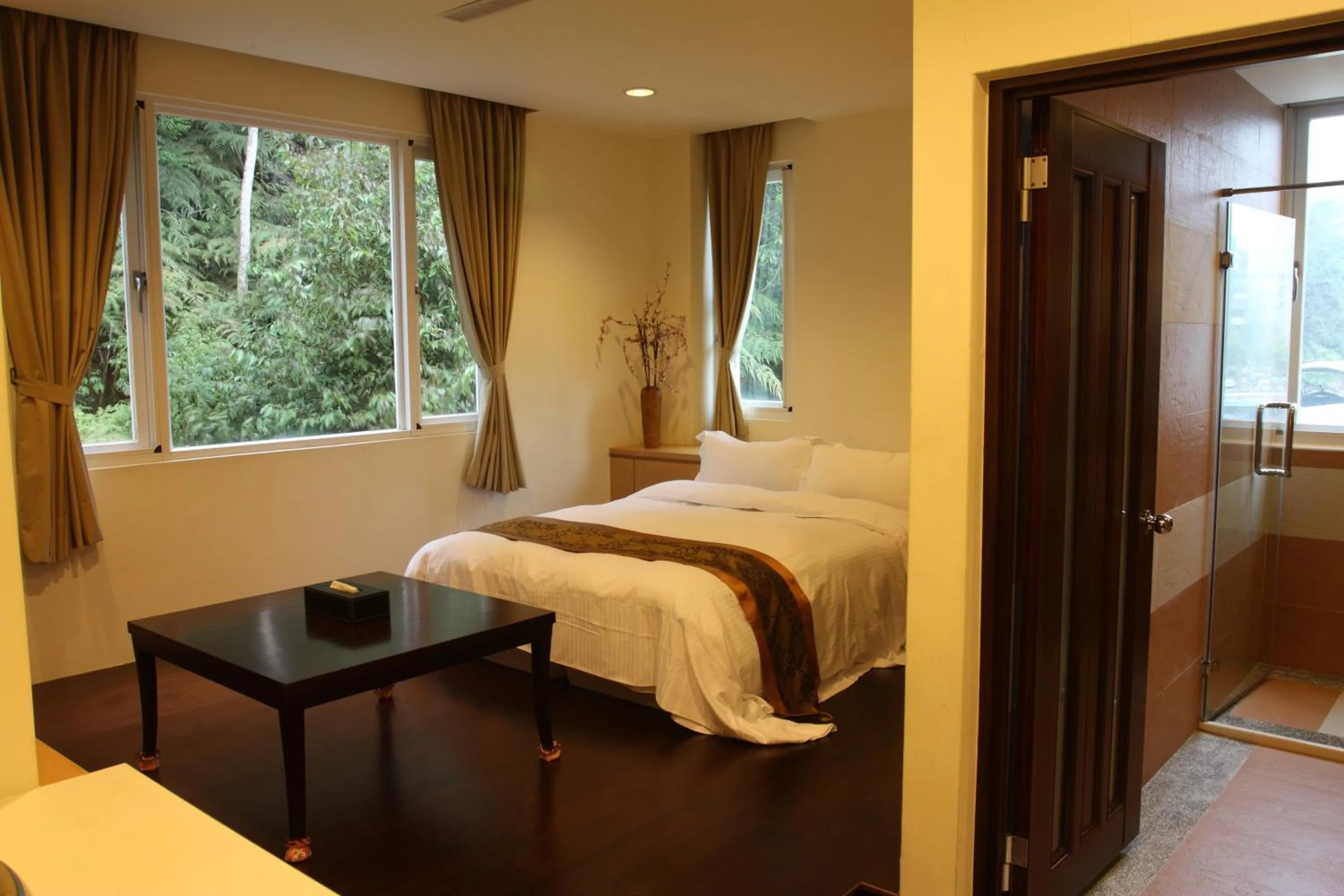 Day, Bed in Sun Moon Lake Karuizawa Villa