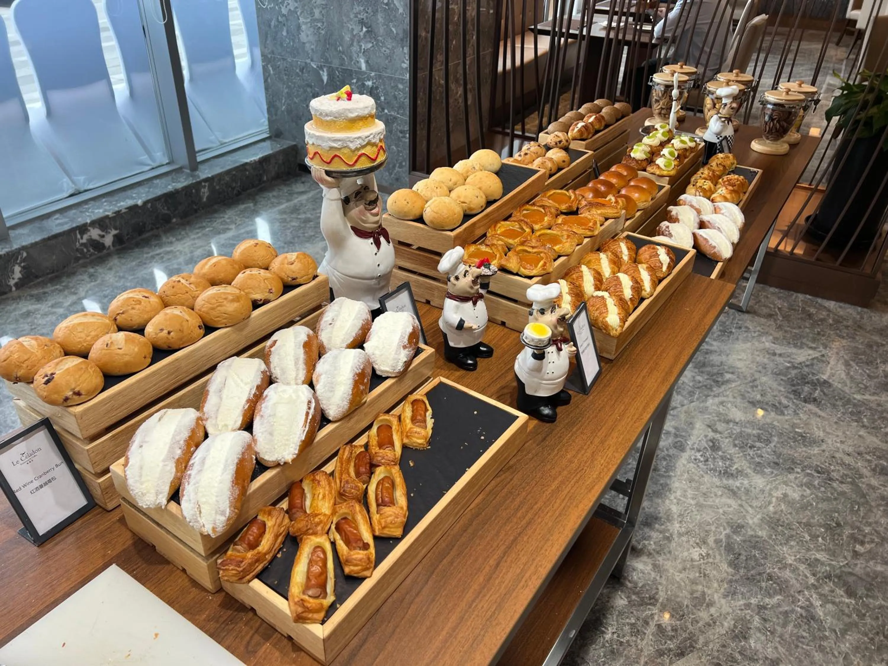 Breakfast in Grand Barony Qingdao Airport Hotel