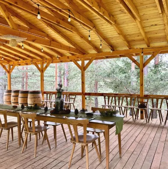 Restaurant/places to eat in Hotel COTA1110