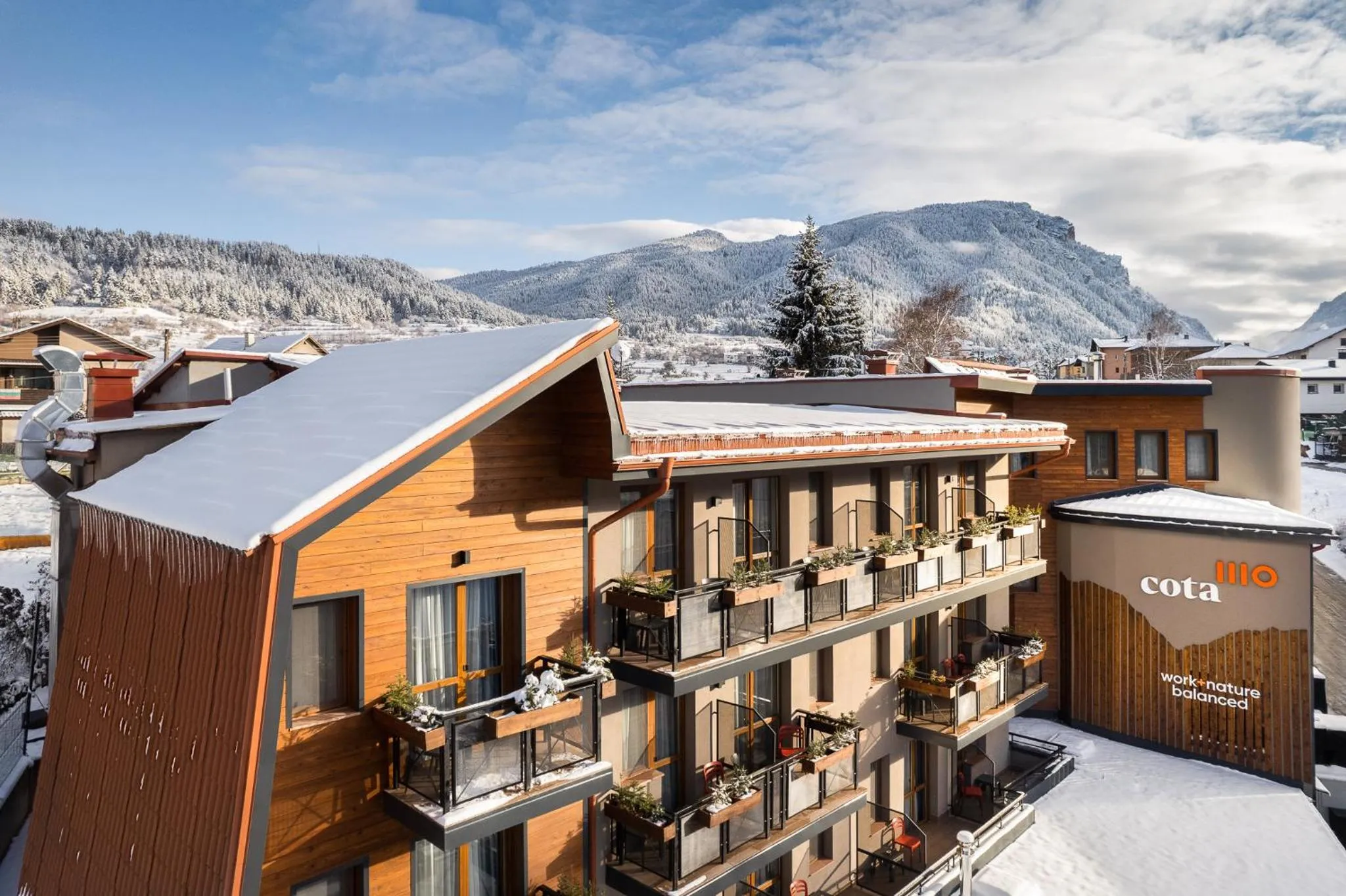 Winter in Hotel COTA1110