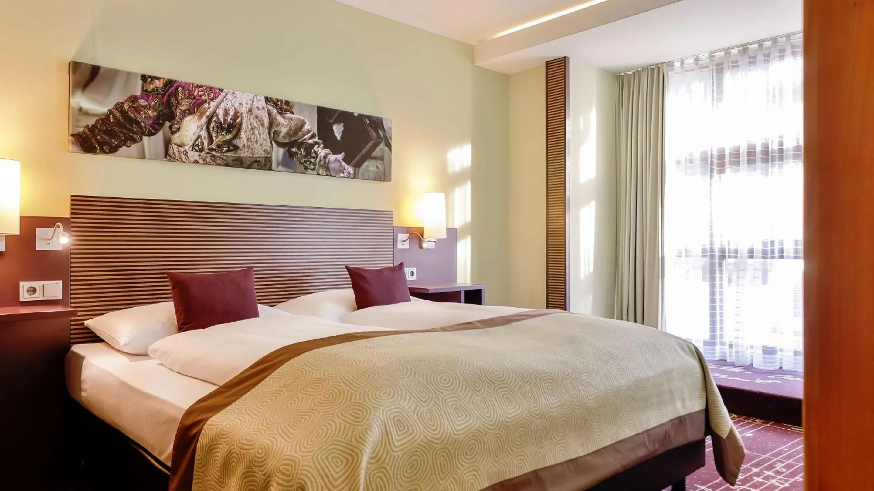 Bedroom, Bed in Dorint City-Hotel Salzburg