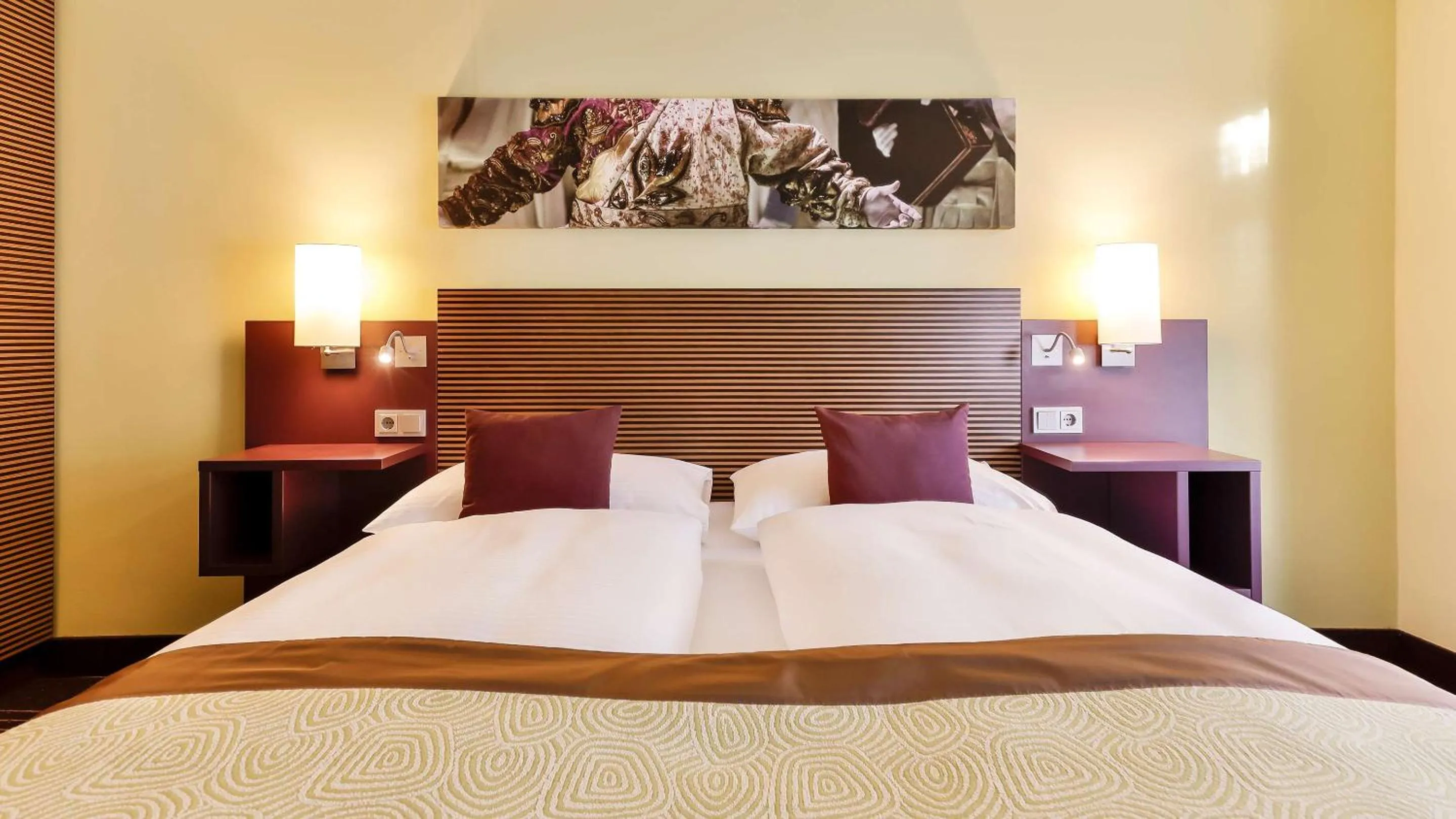 Bedroom, Bed in Dorint City-Hotel Salzburg