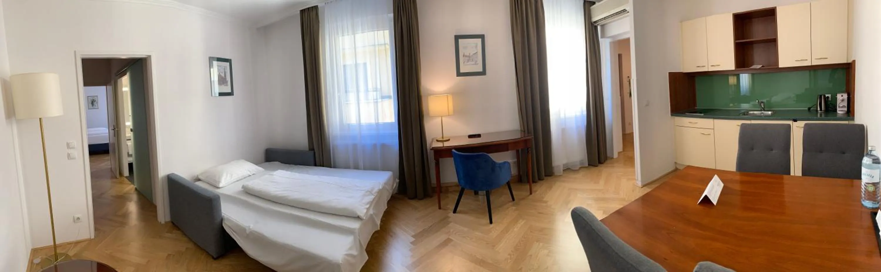 Living room, Bed in Hotel Secession an der Oper