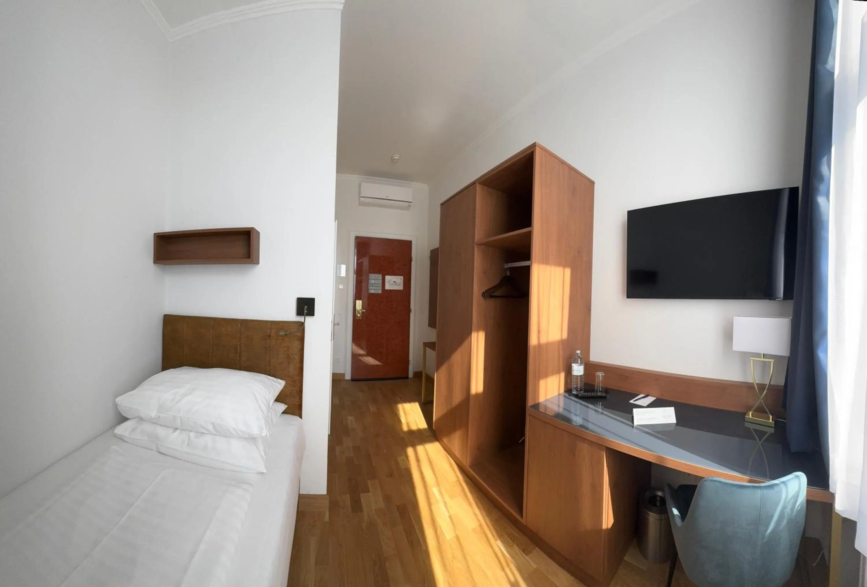 Bed in Hotel Secession an der Oper