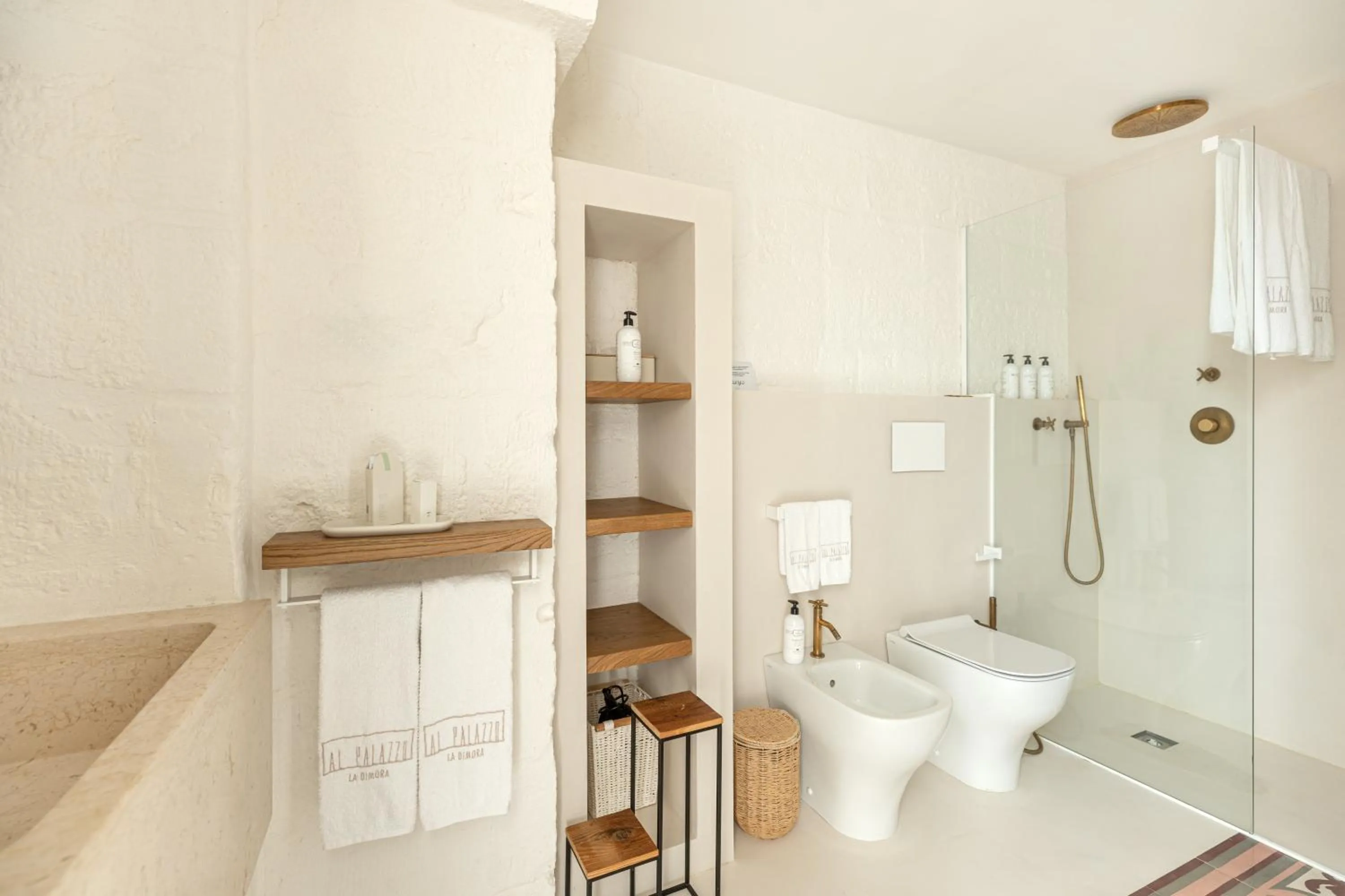 Bathroom in AL PALAZZO La Dimora by Apulia Hospitality