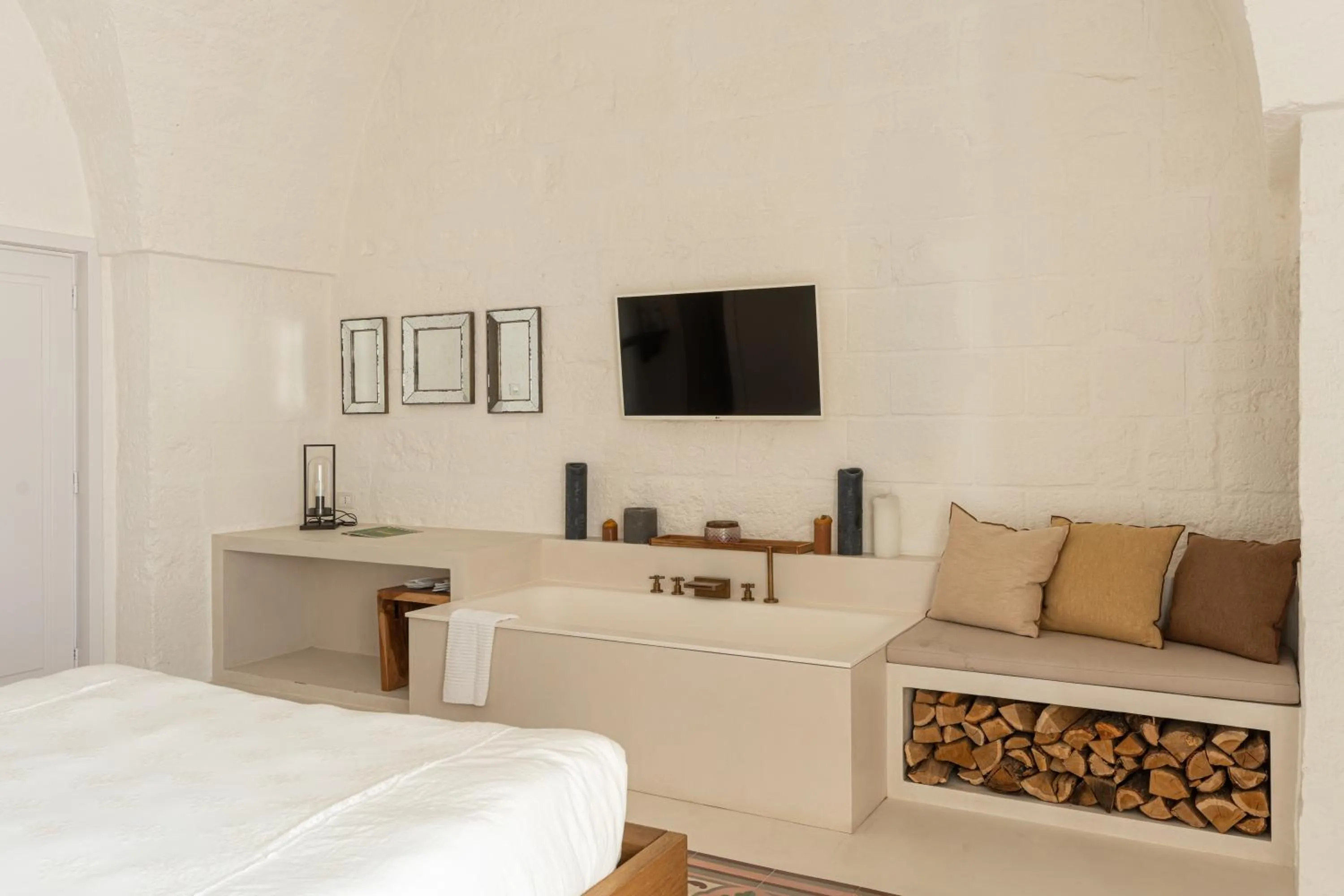 TV and multimedia, Bed in AL PALAZZO La Dimora by Apulia Hospitality