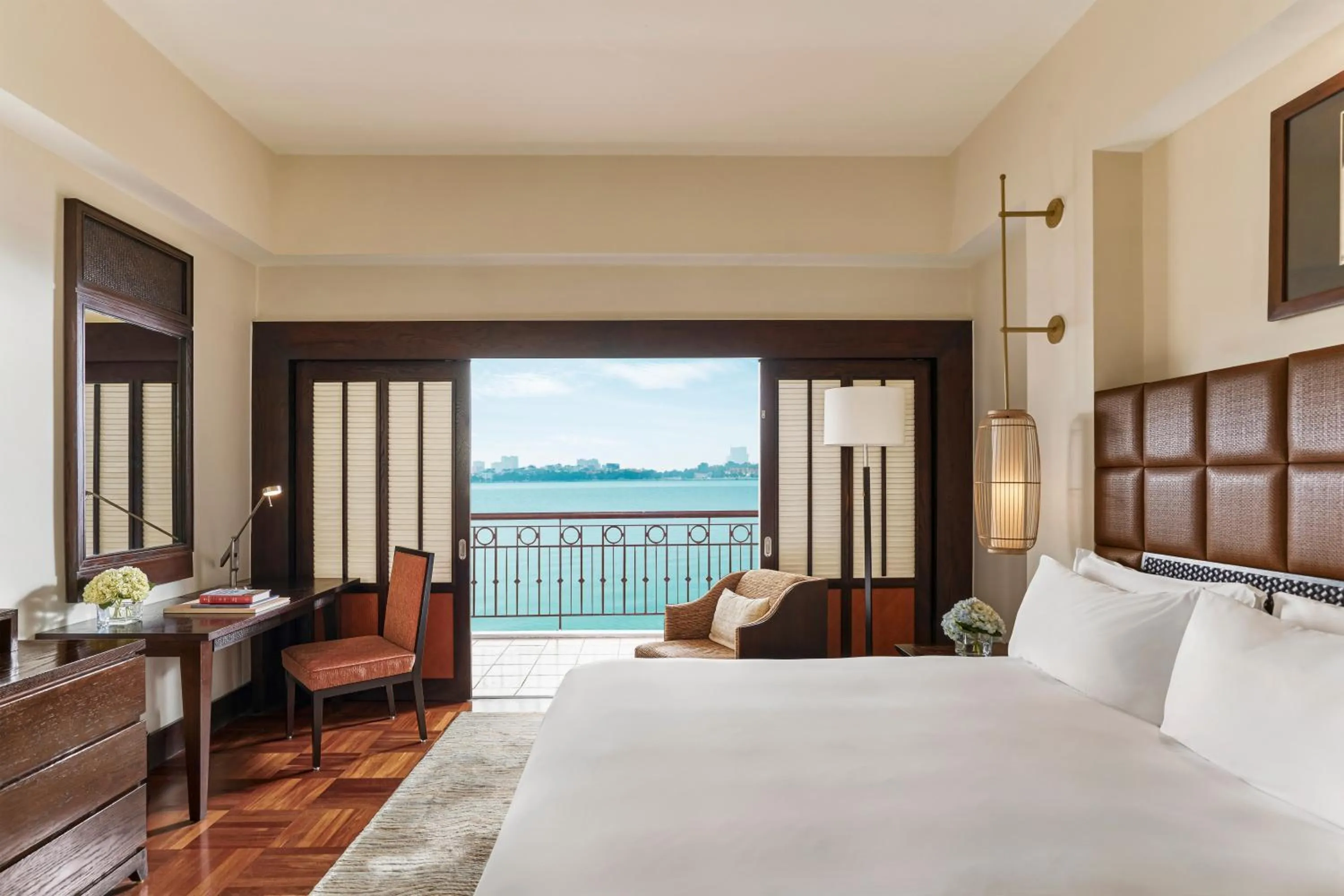 Lake view, Bed in InterContinental Hanoi Westlake by IHG