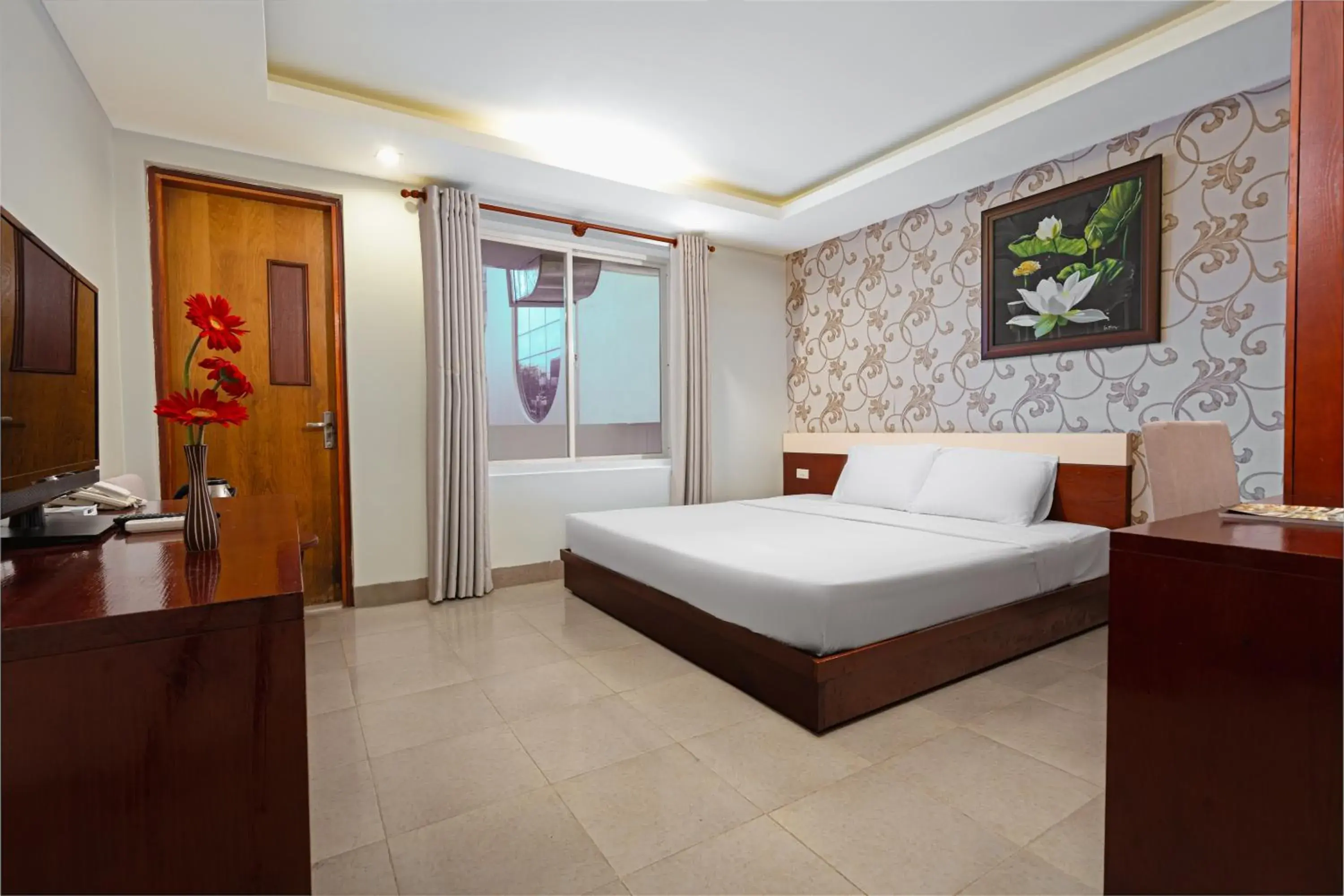 Deluxe Double Room with Balcony in BIDV Beach Hotel Nha Trang Deluxe Double Room with Balcony in BIDV Beach Hotel Nha Trang