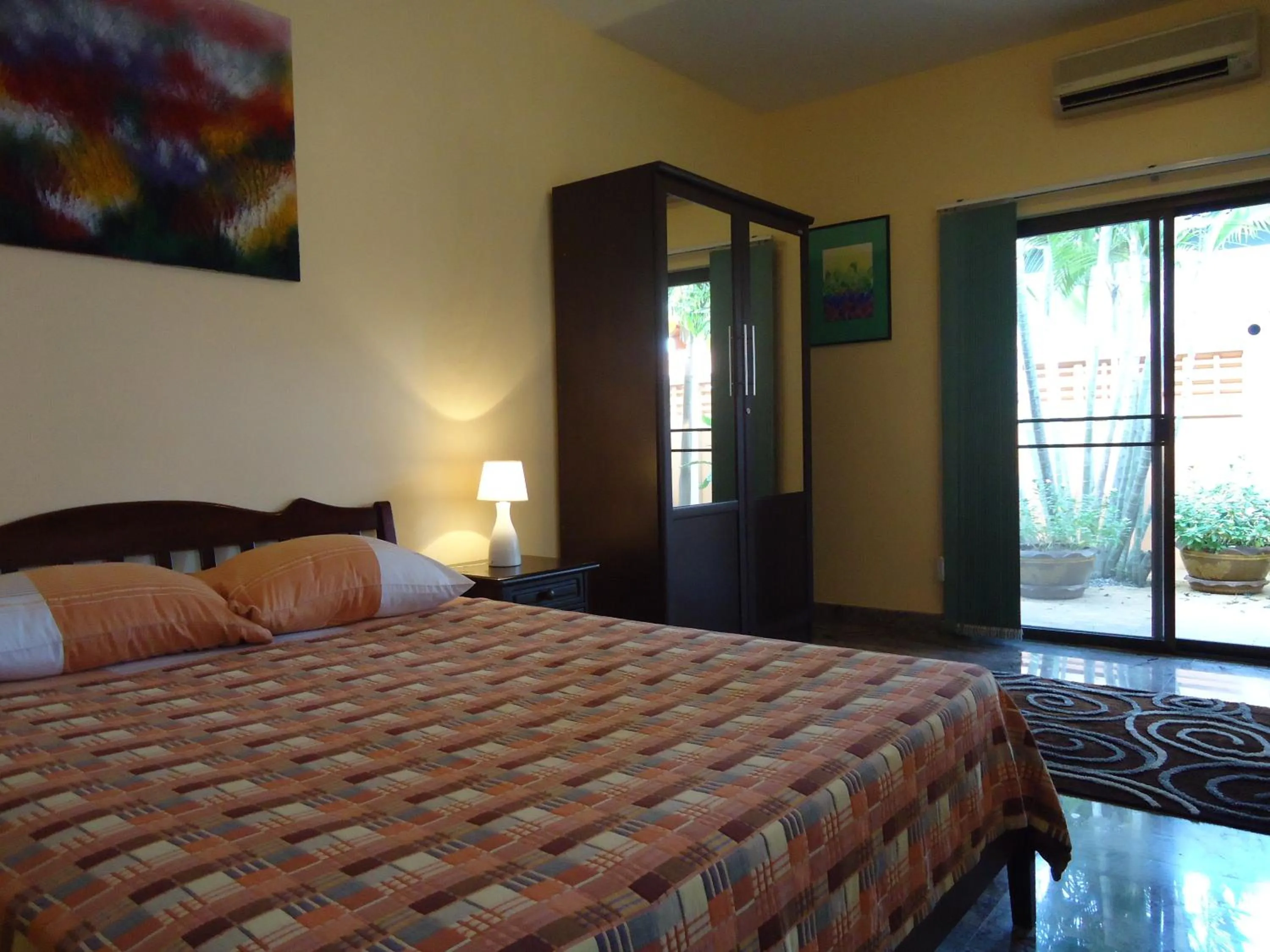 Bedroom, Bed in Lonops Gay Paradise