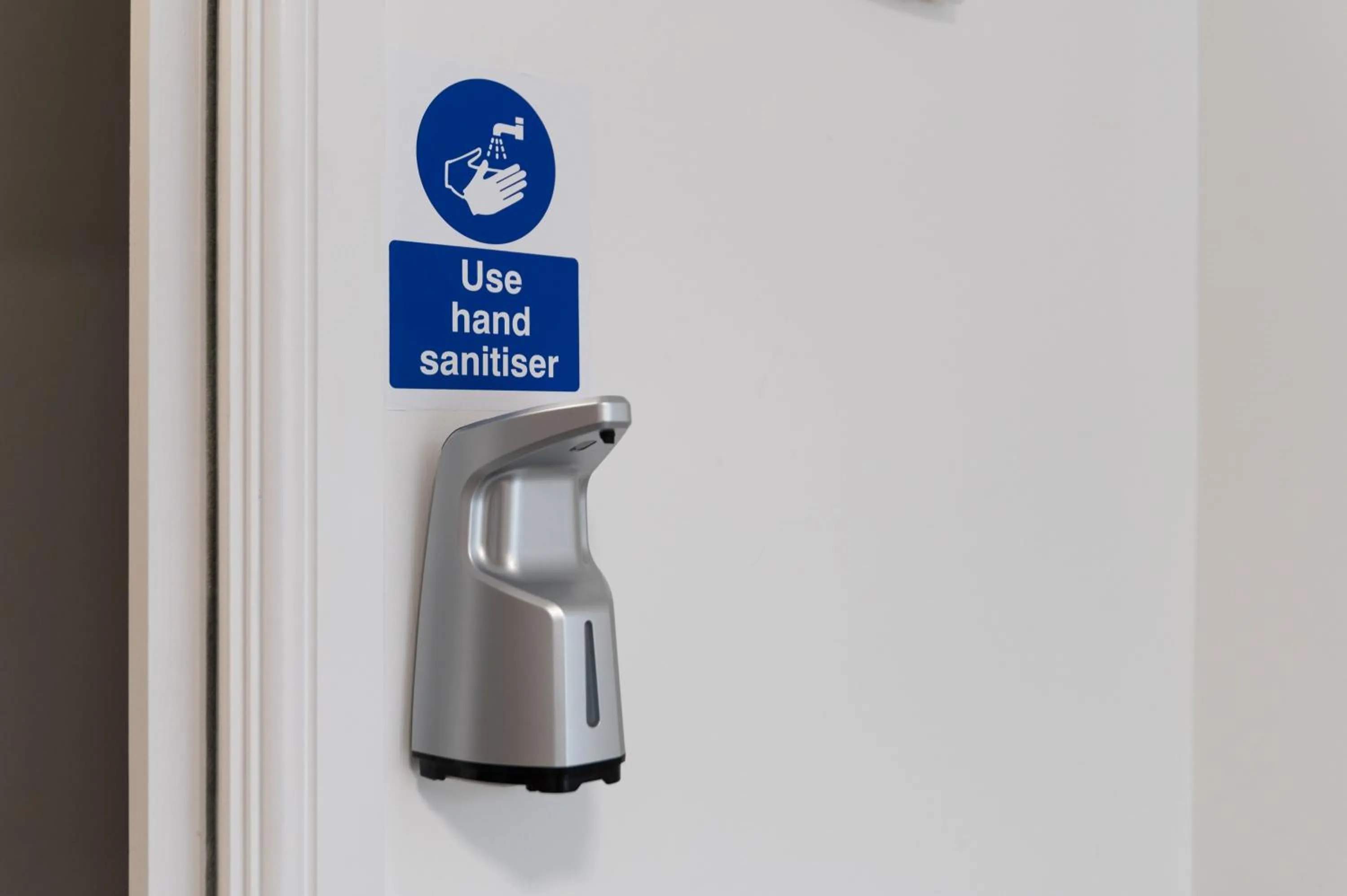 Facade/entrance in Copper House